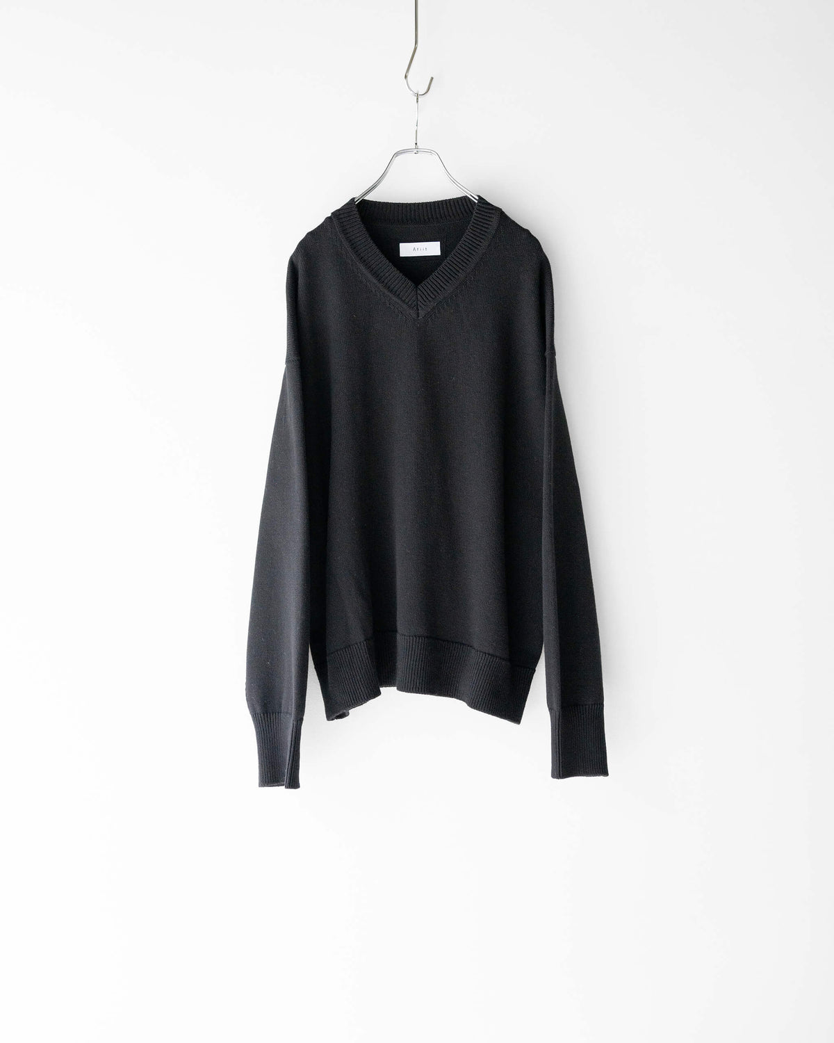 V-NECK KNIT "BLACK"