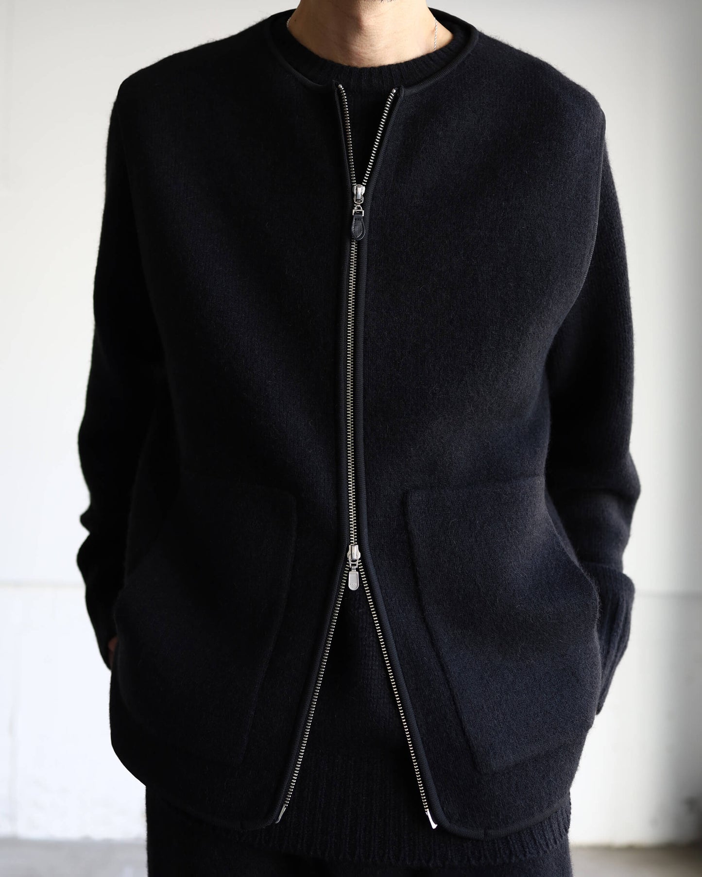Innocent YAK Zip-up vest "Black"