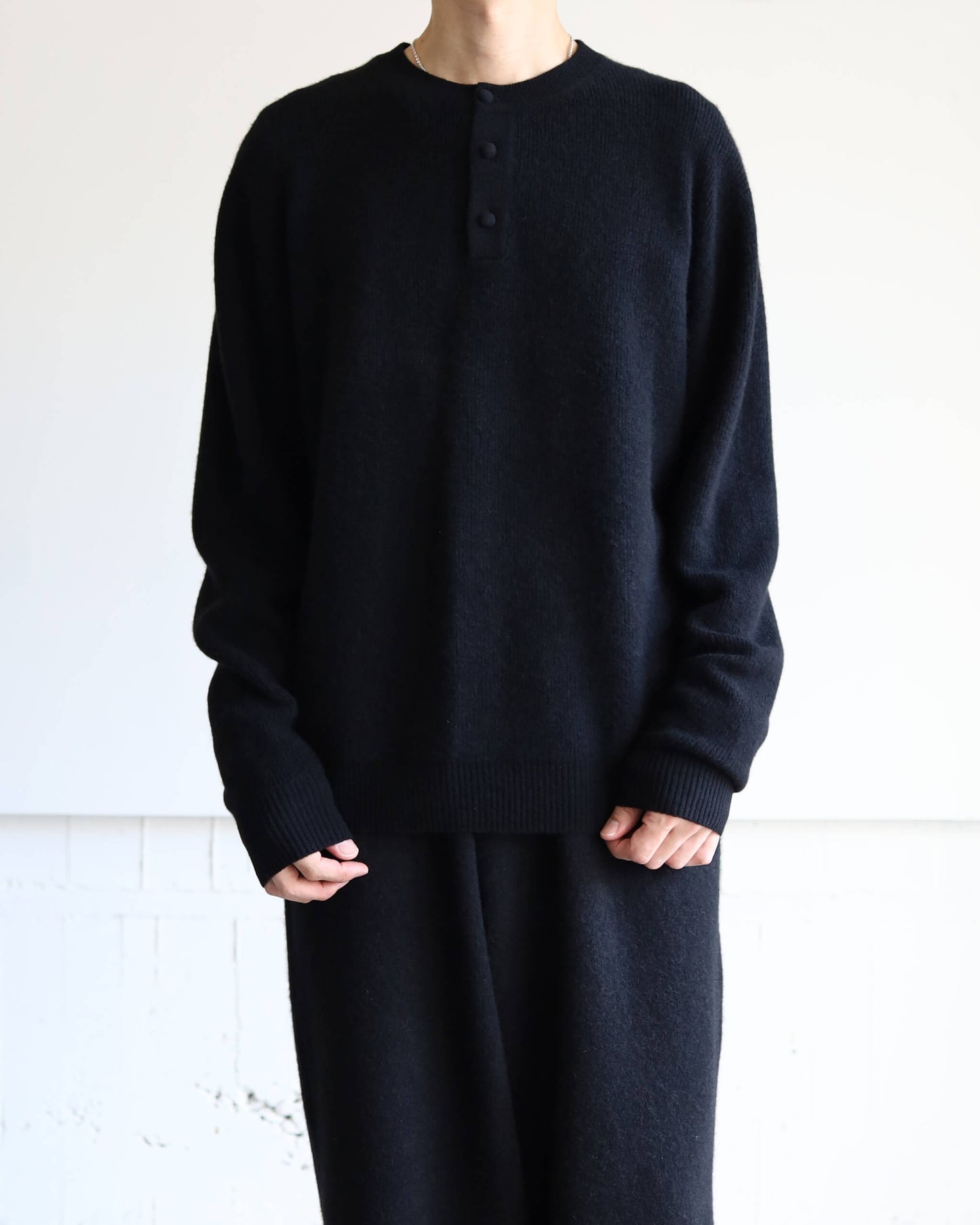 Innocent YAK Henley-neck sweater "Black"