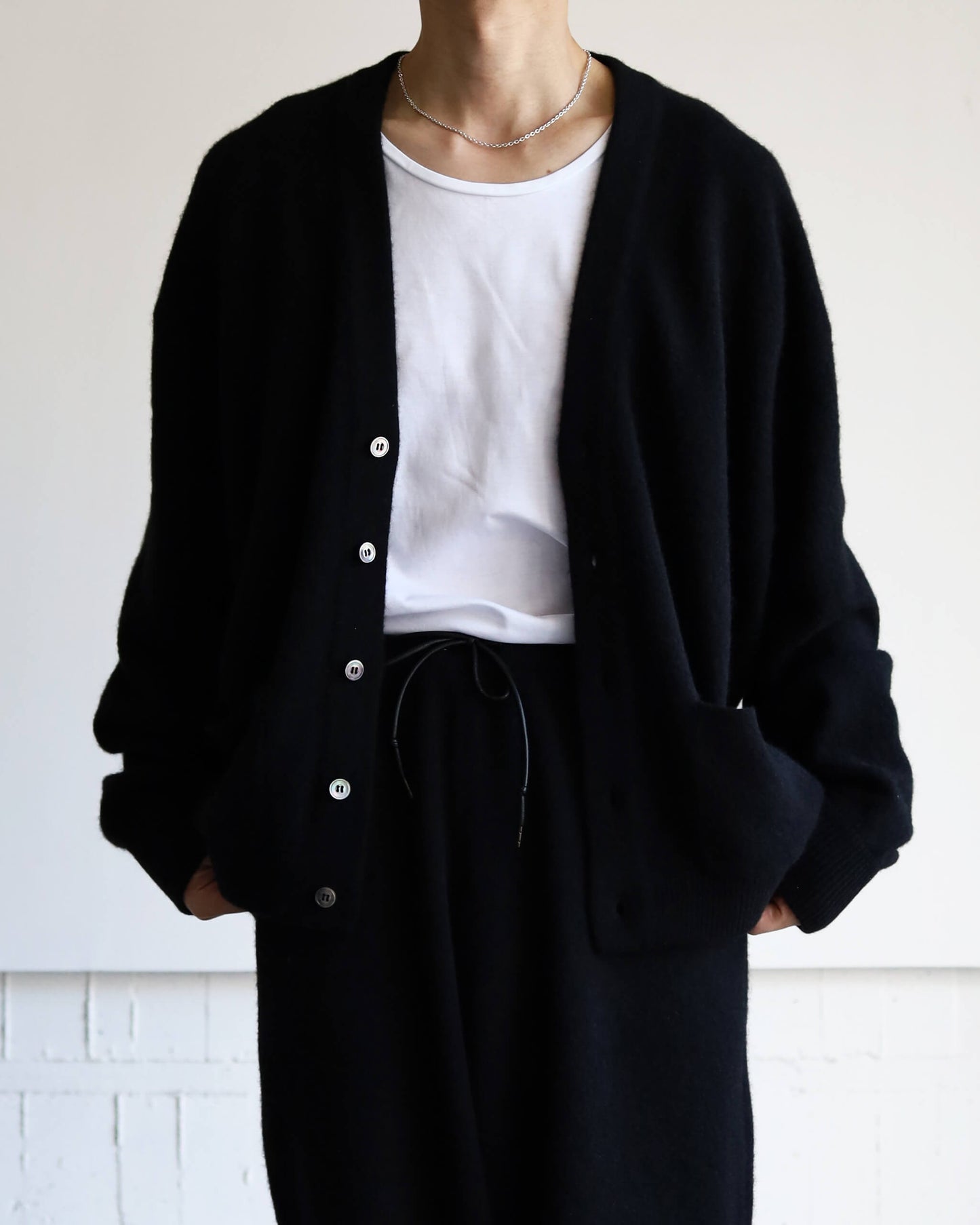 Innocent YAK Cardigan "Black"