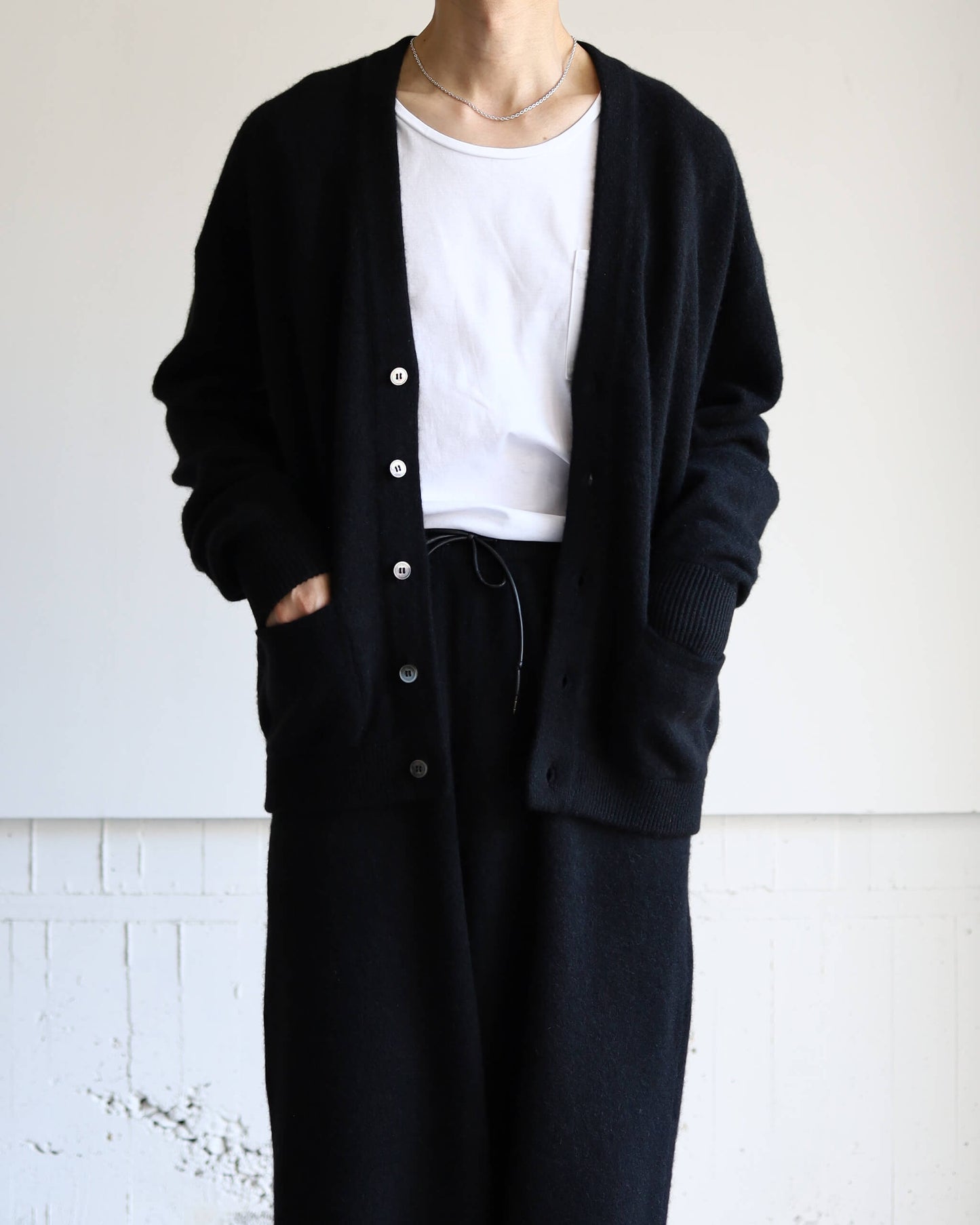 Innocent YAK Cardigan "Black"