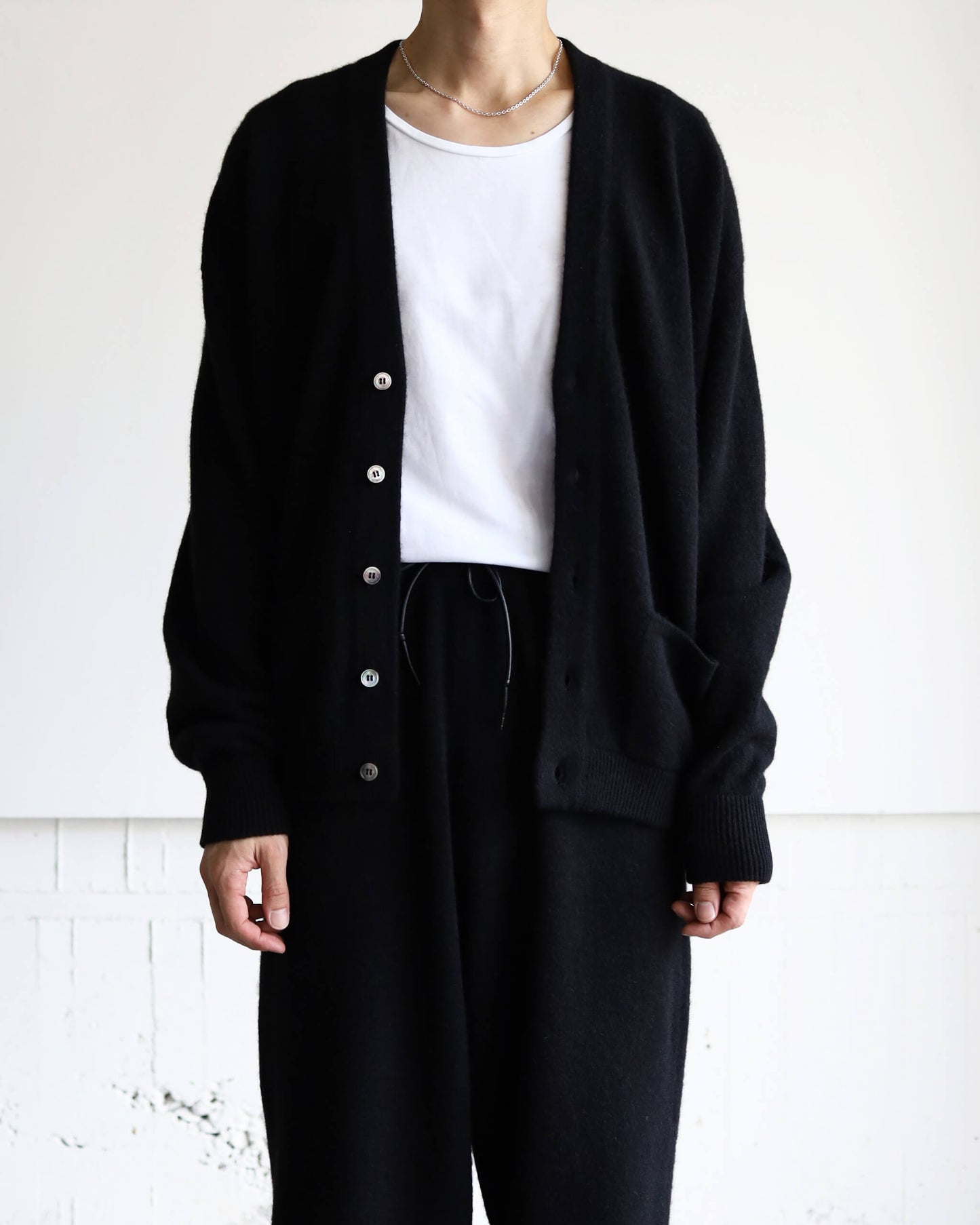 Innocent YAK Cardigan "Black"