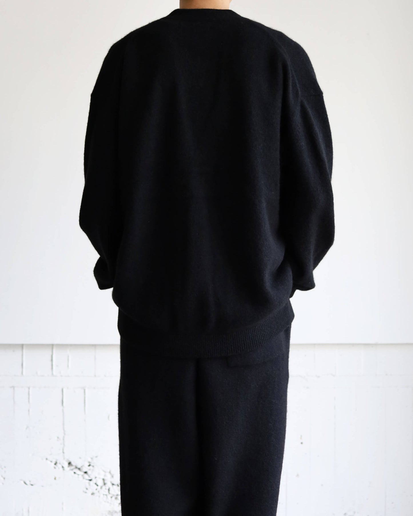 Innocent YAK Cardigan "Black"