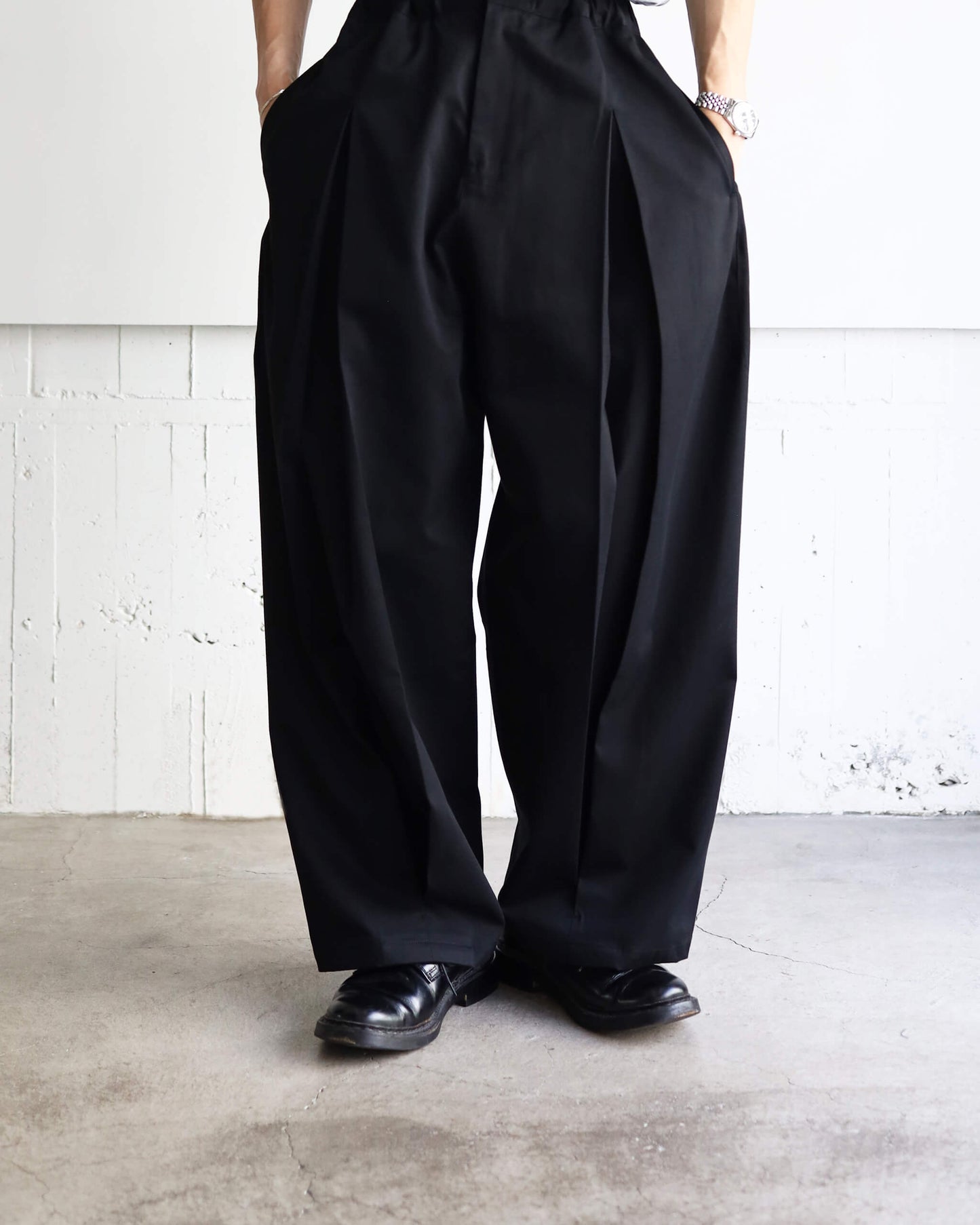 BOX PLEAT TROUSER "BLACK"