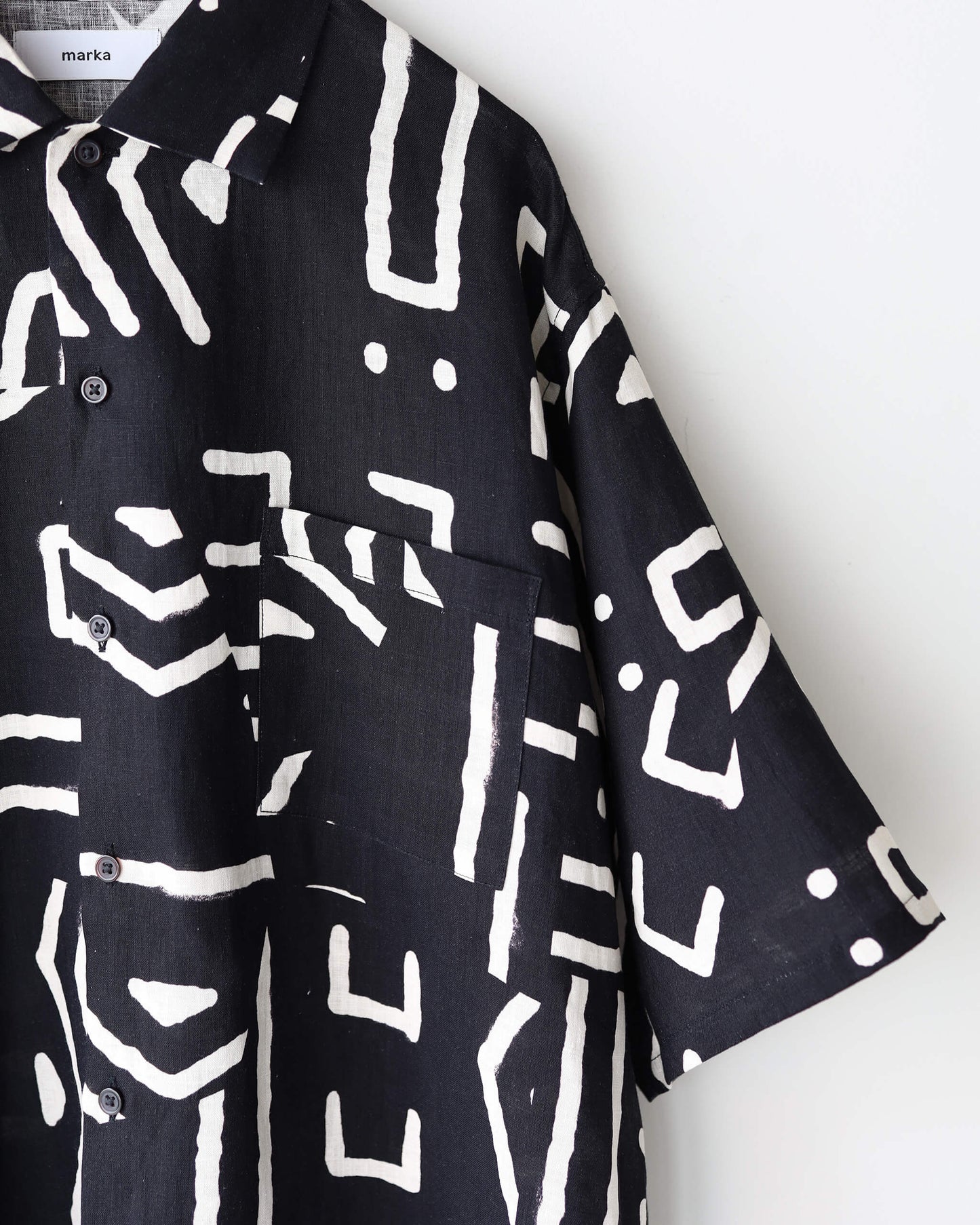 OPEN COLLAR S/S SHIRT LINEN TROPICAL "BLACK×IVORY"