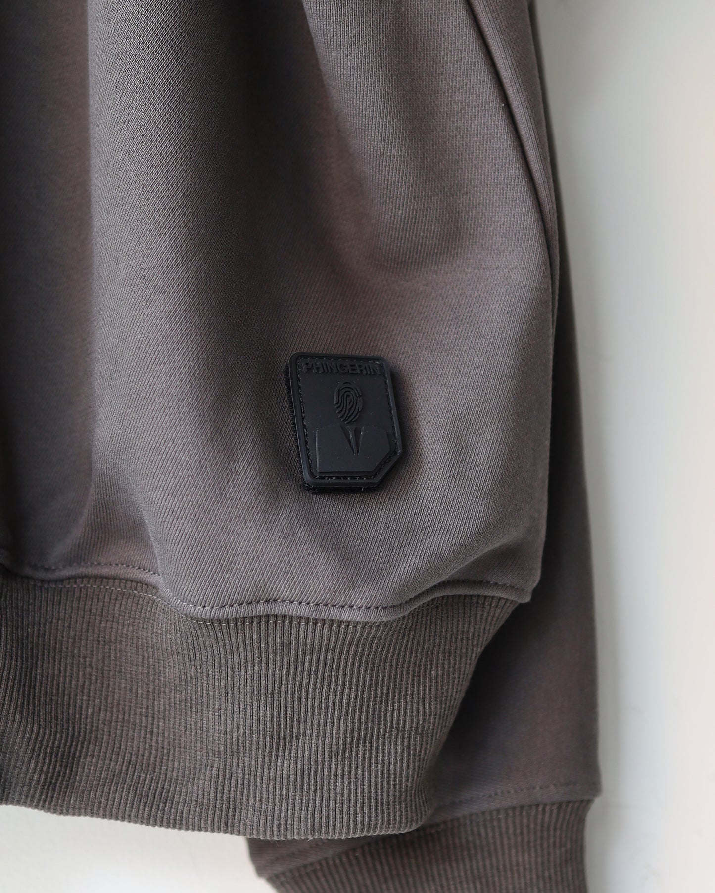 MONO SEAM SWEAT SHIRT "CHARCOAL"