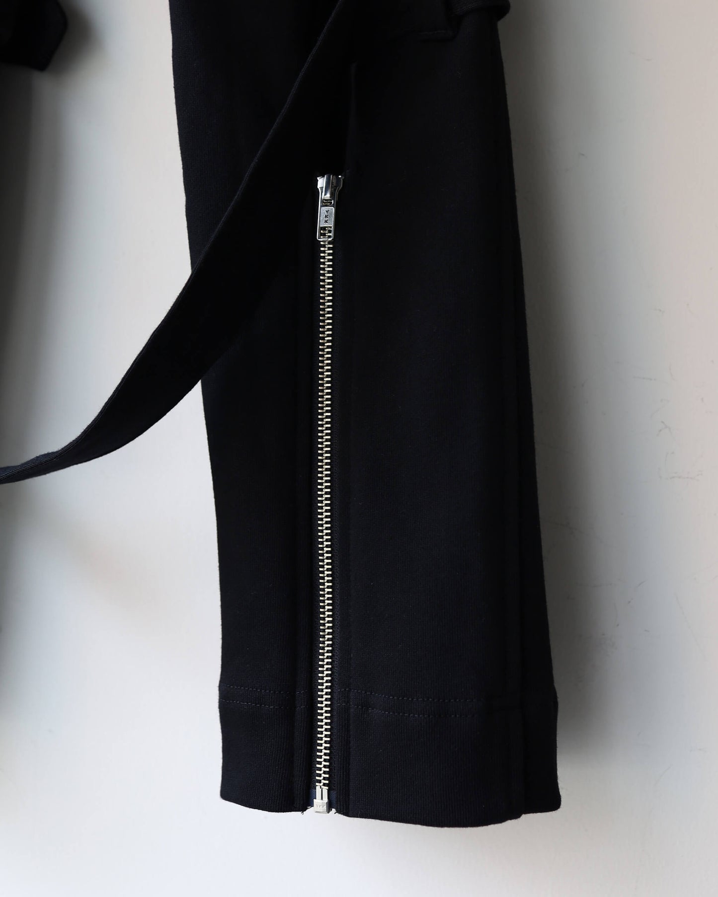 BONDAGE SWEAT PANTS "BLACK"