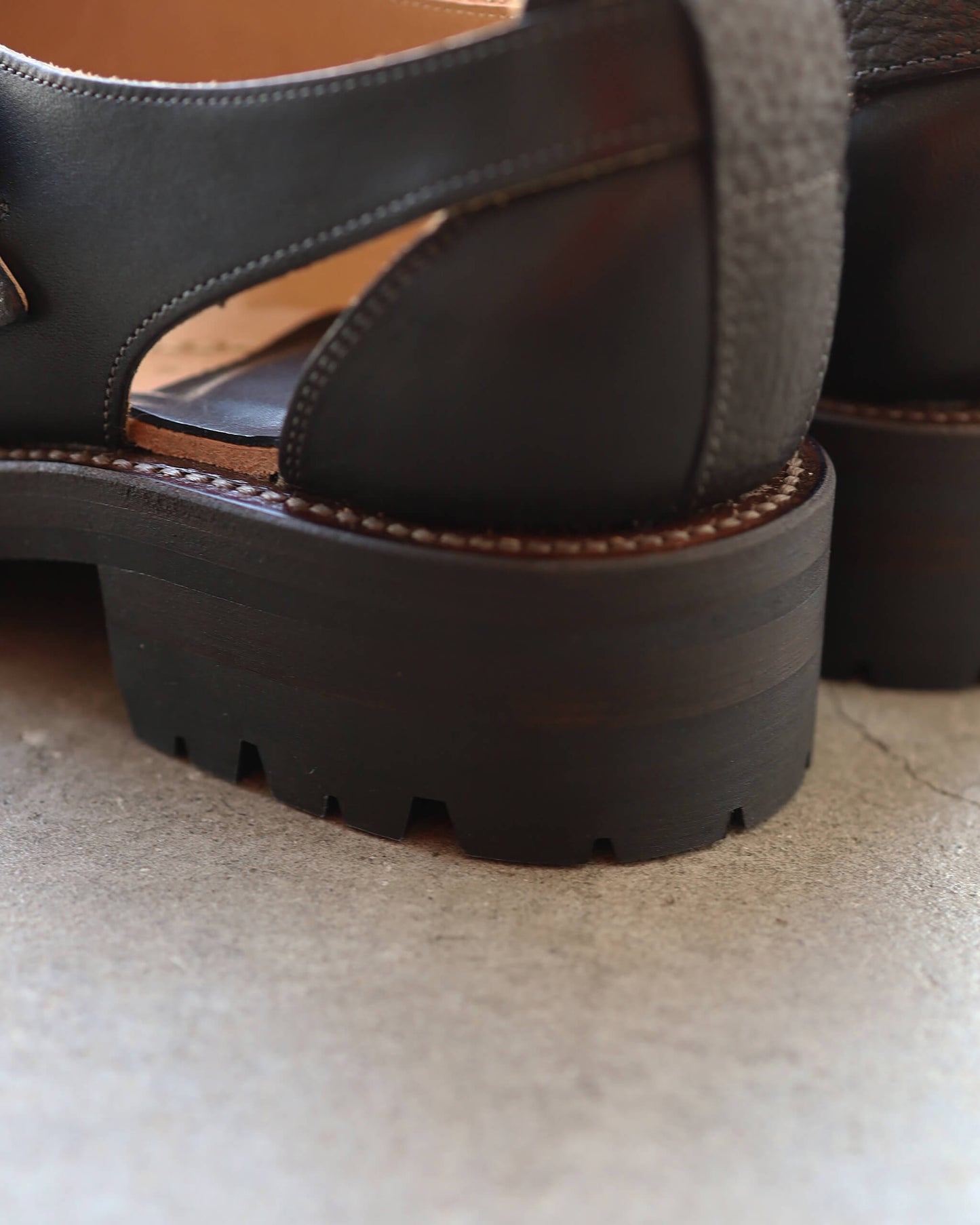 Hunt-Sandals - Chari Goat × Italian Horse "Black"