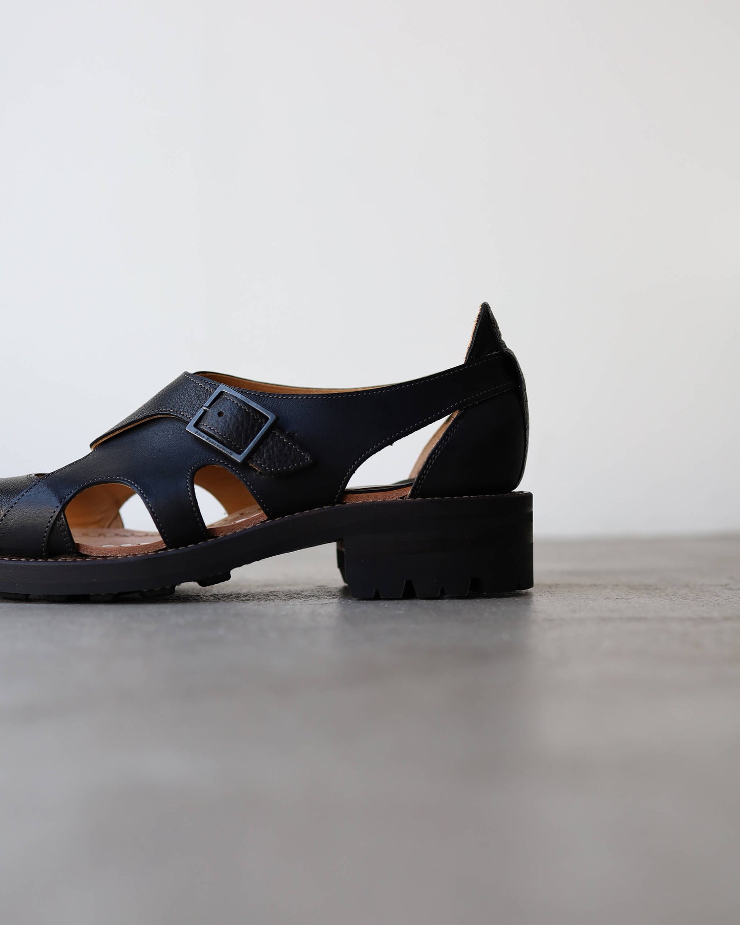 Hunt-Sandals - Chari Goat × Italian Horse "Black"
