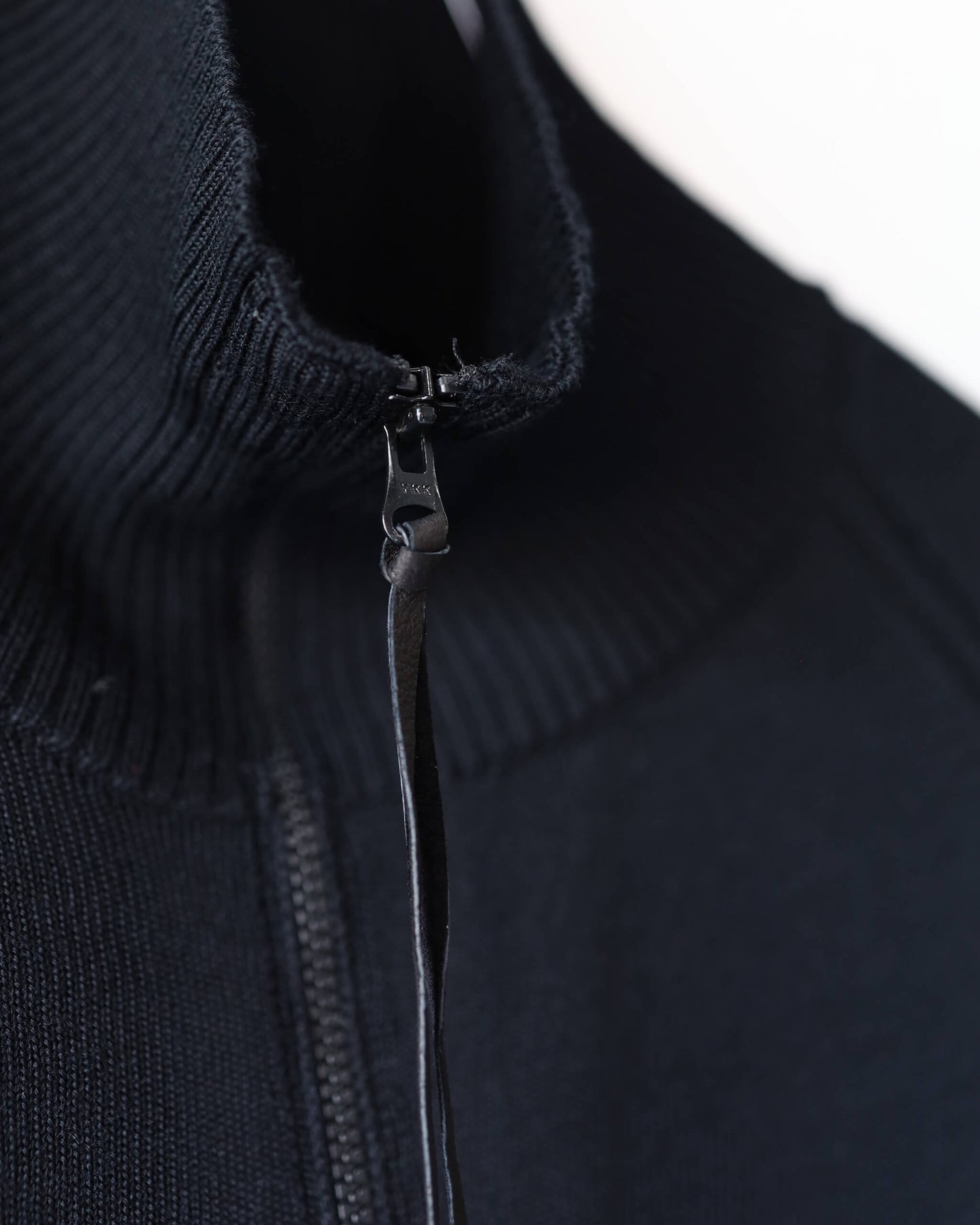 WG ZIP CARDIGAN "Black"