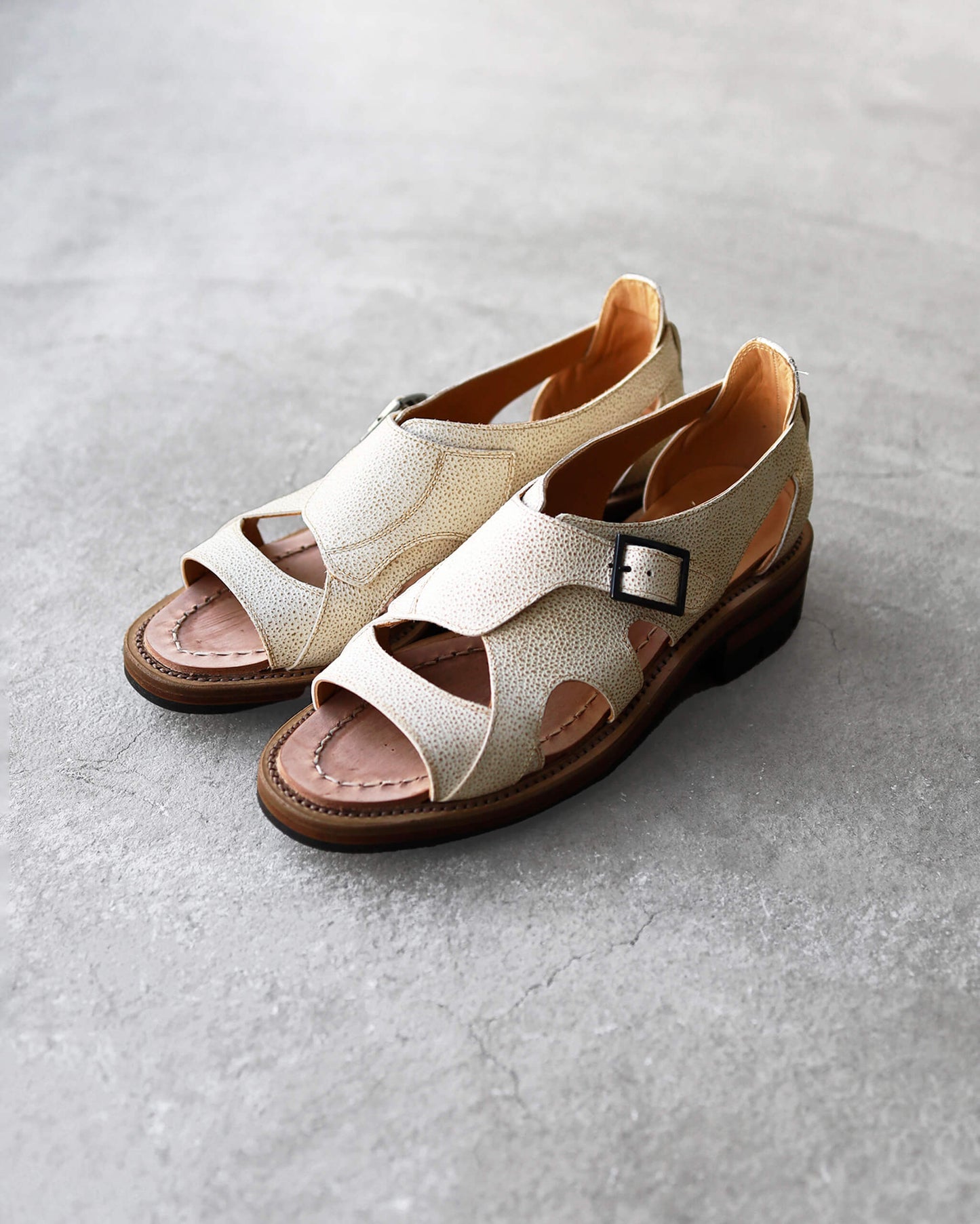 Hunt-Sandals - Himeji-Kurozan "White"