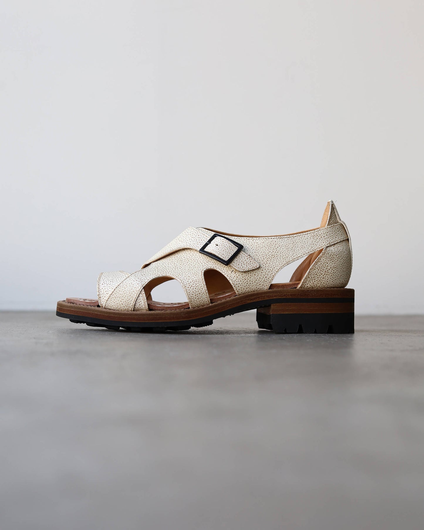 Hunt-Sandals - Himeji-Kurozan "White"