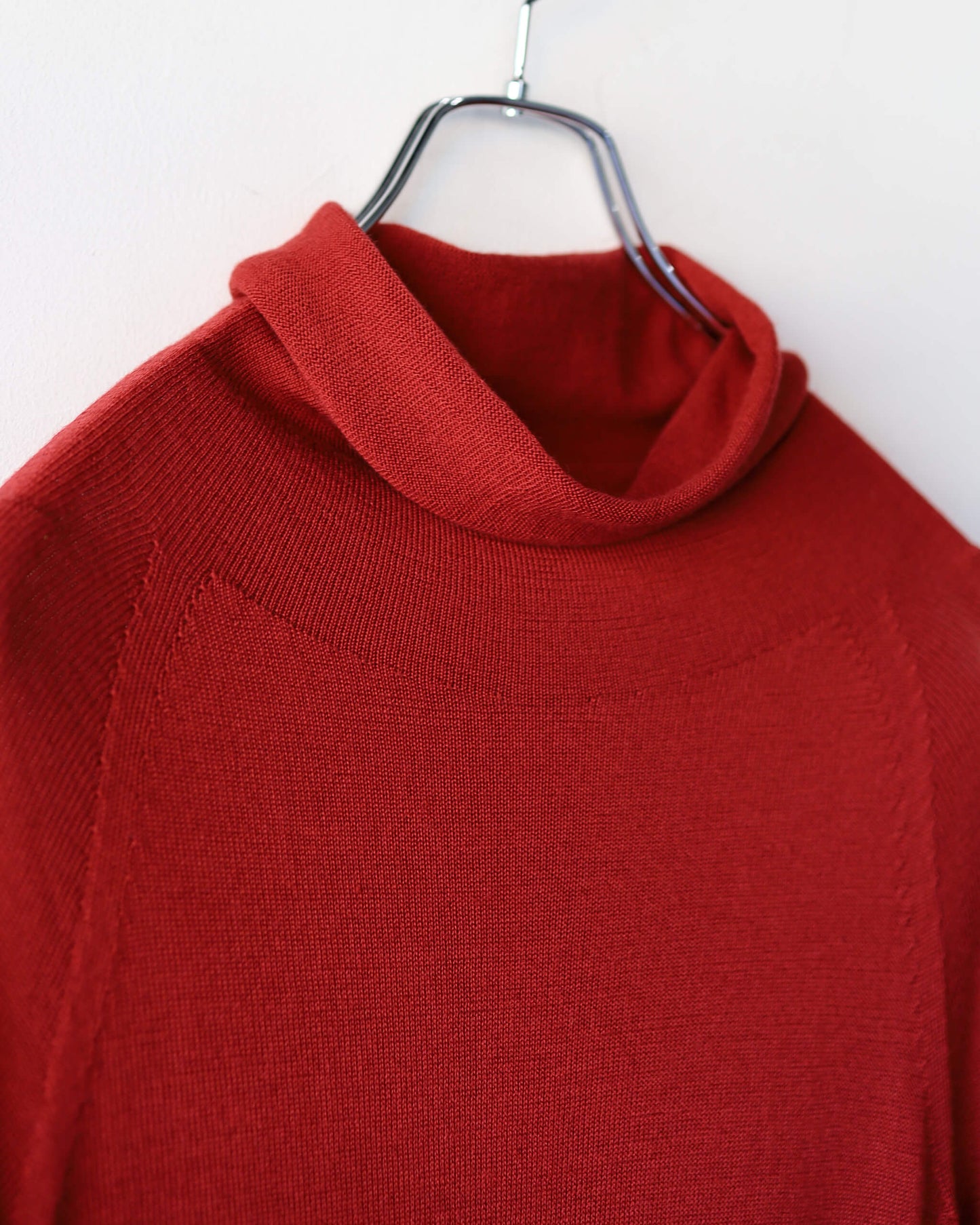 WG HIGH NECK DRESS "Bitter Red"
