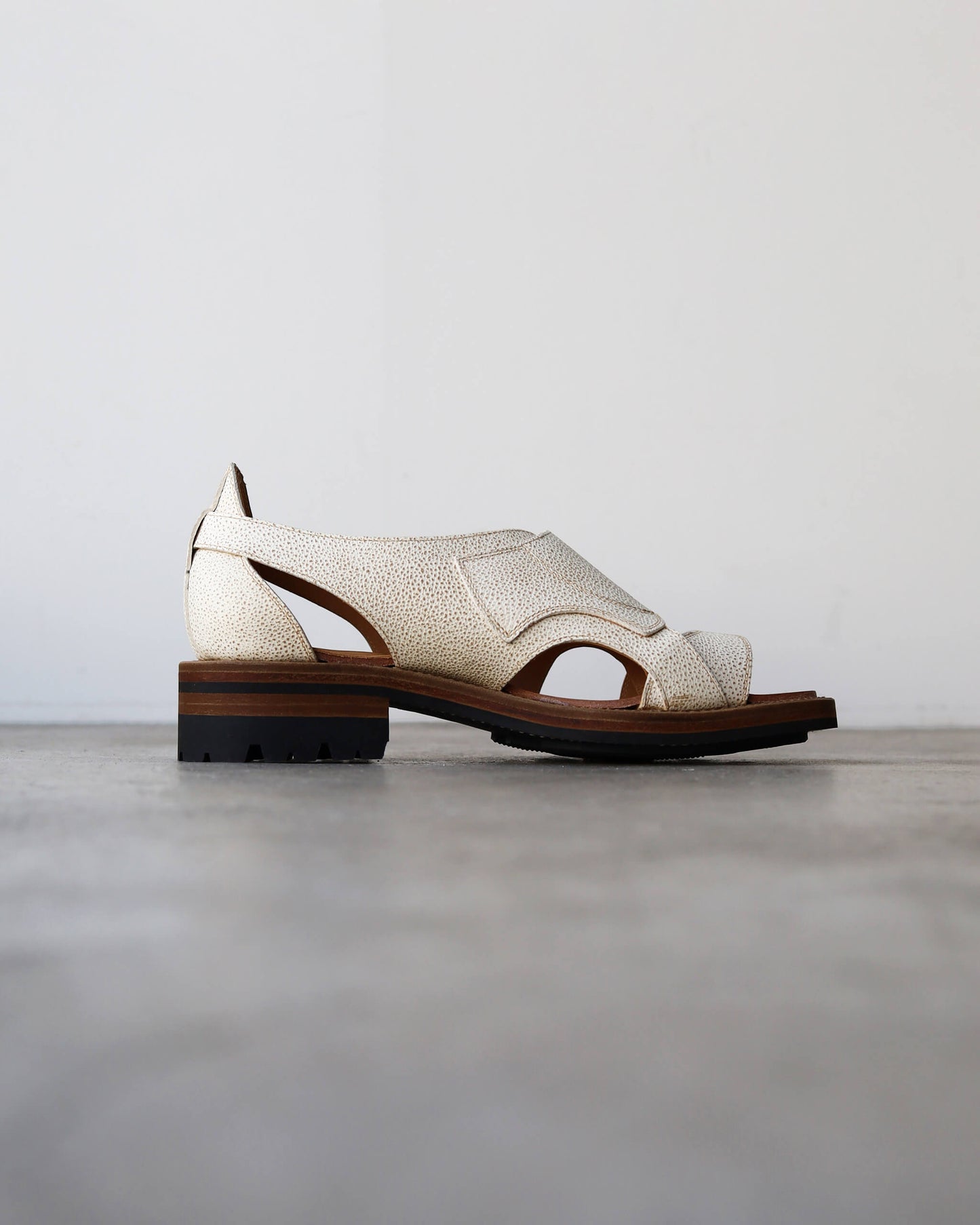 Hunt-Sandals - Himeji-Kurozan "White"