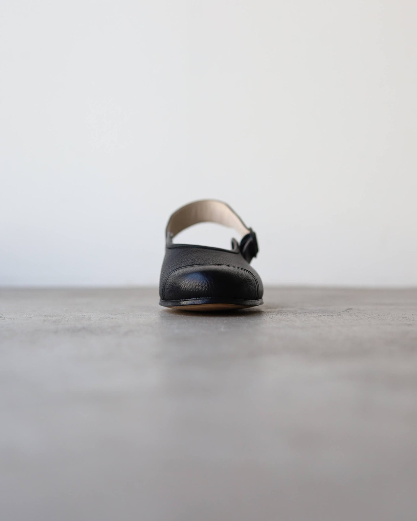 FACE Sandals - Shrunk Cow "Black"