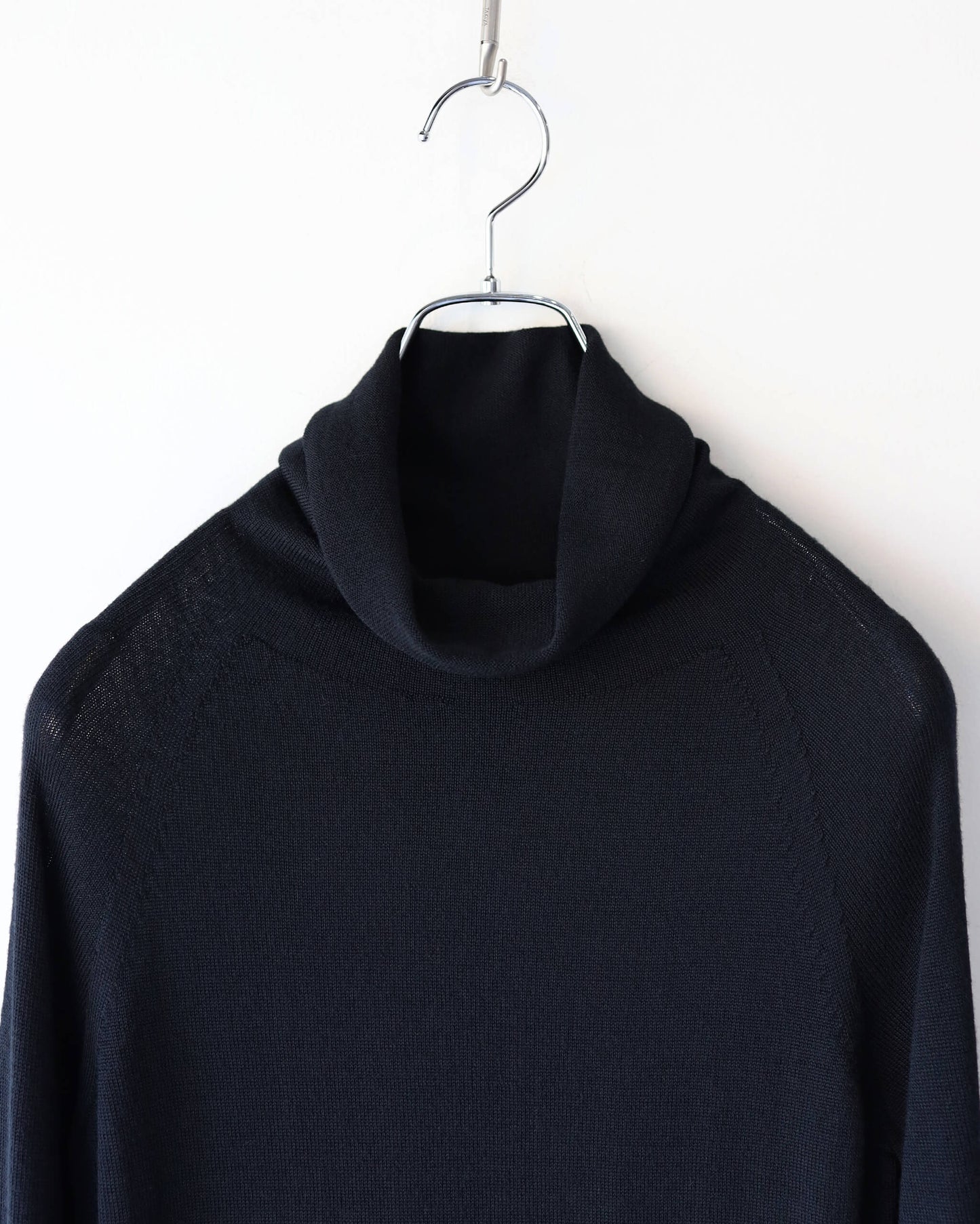 WG HIGH NECK DRESS "Black"