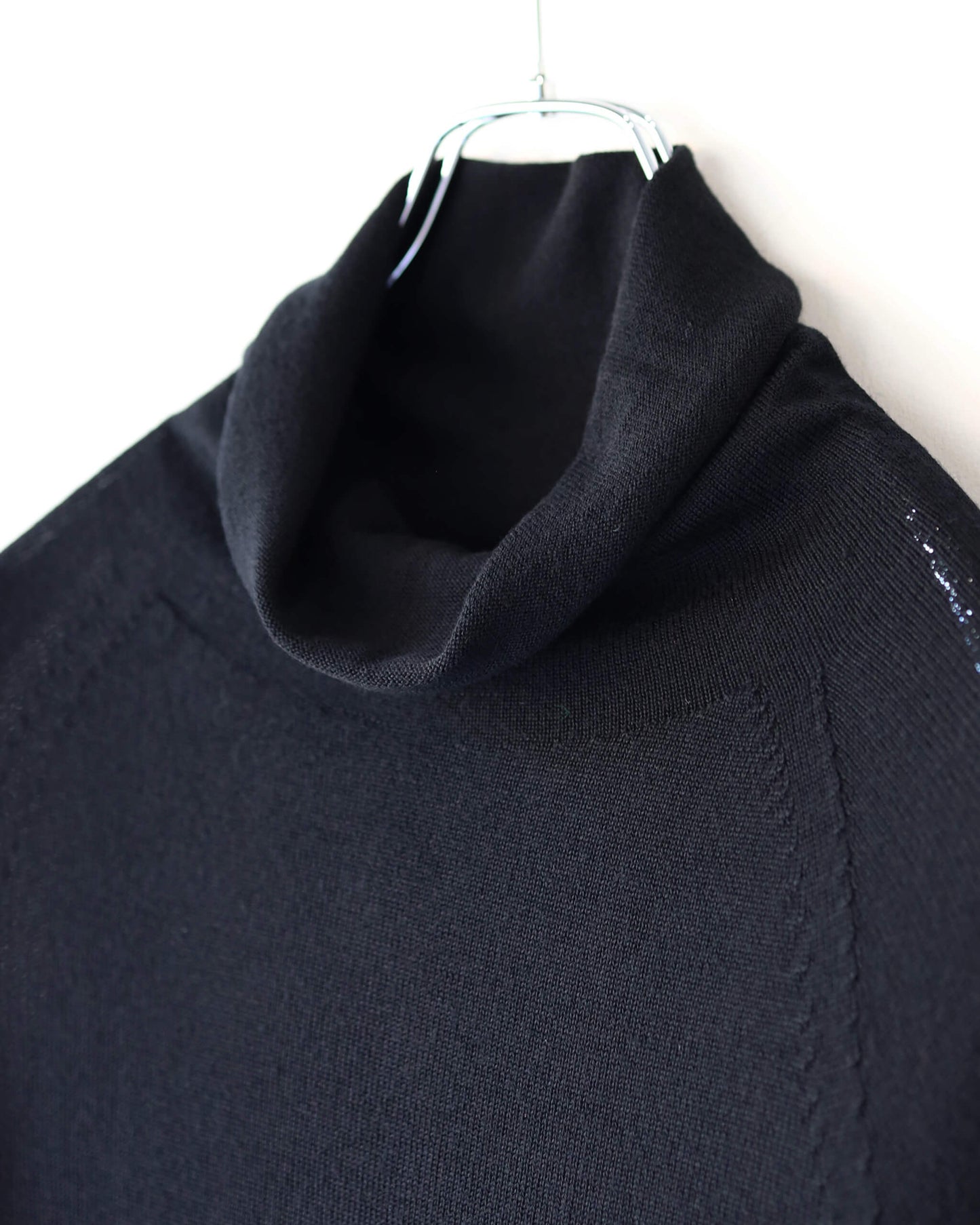 WG HIGH NECK DRESS "Black"