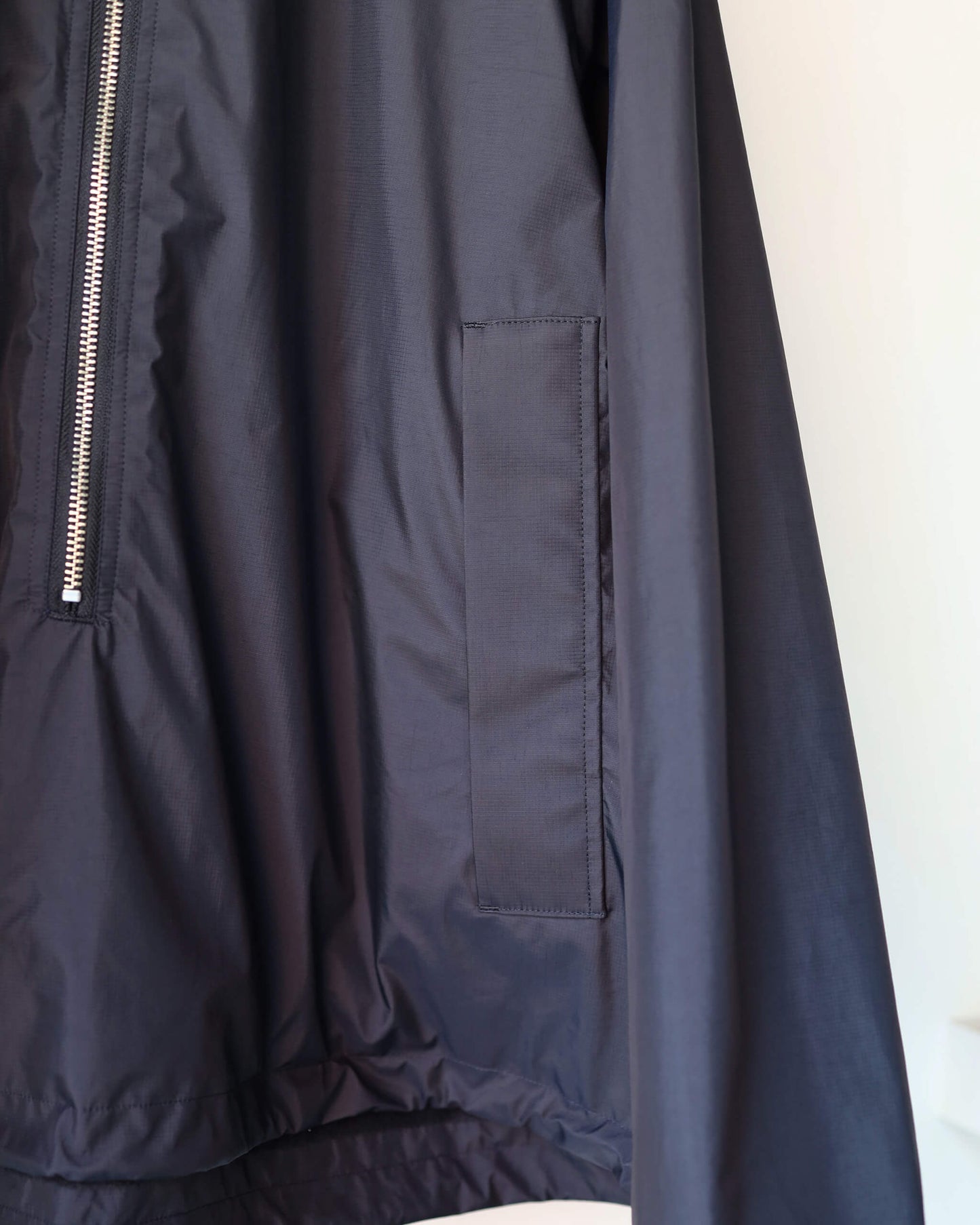QUARTER ZIP-3LW "Black"