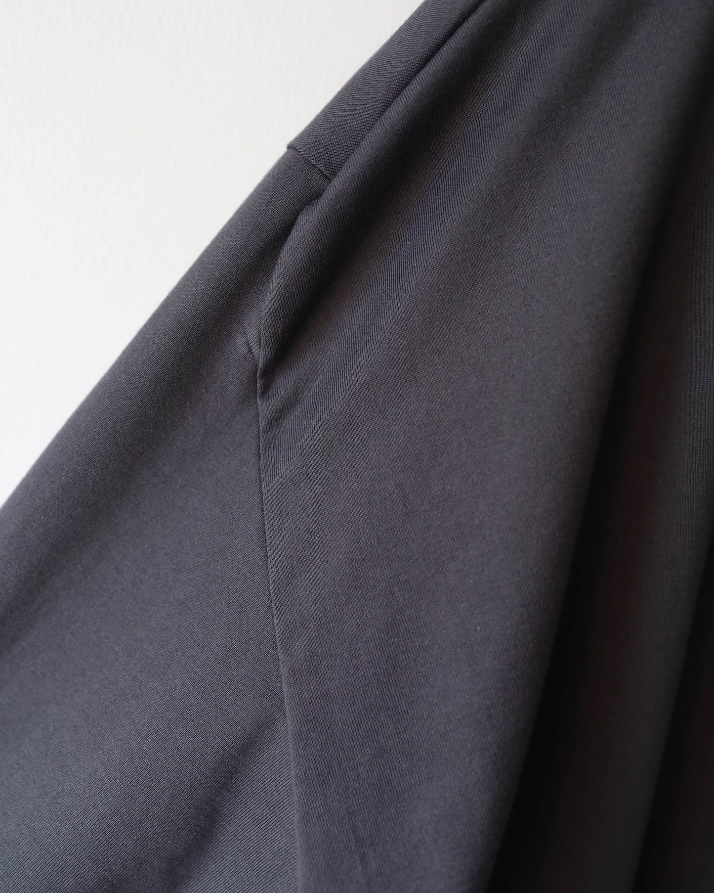 The Rest / CAMELLIA "CHARCOAL GREY"