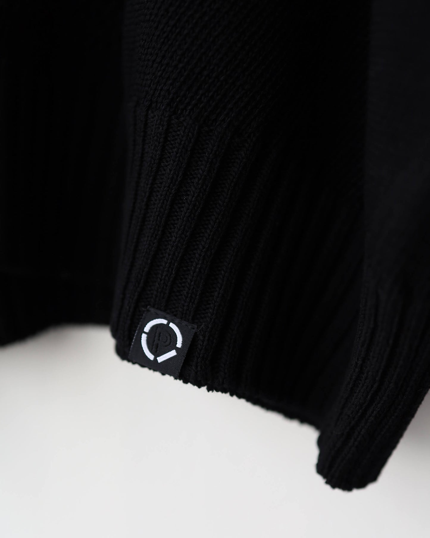 WINDOW WEB SWEATER "BLACK"