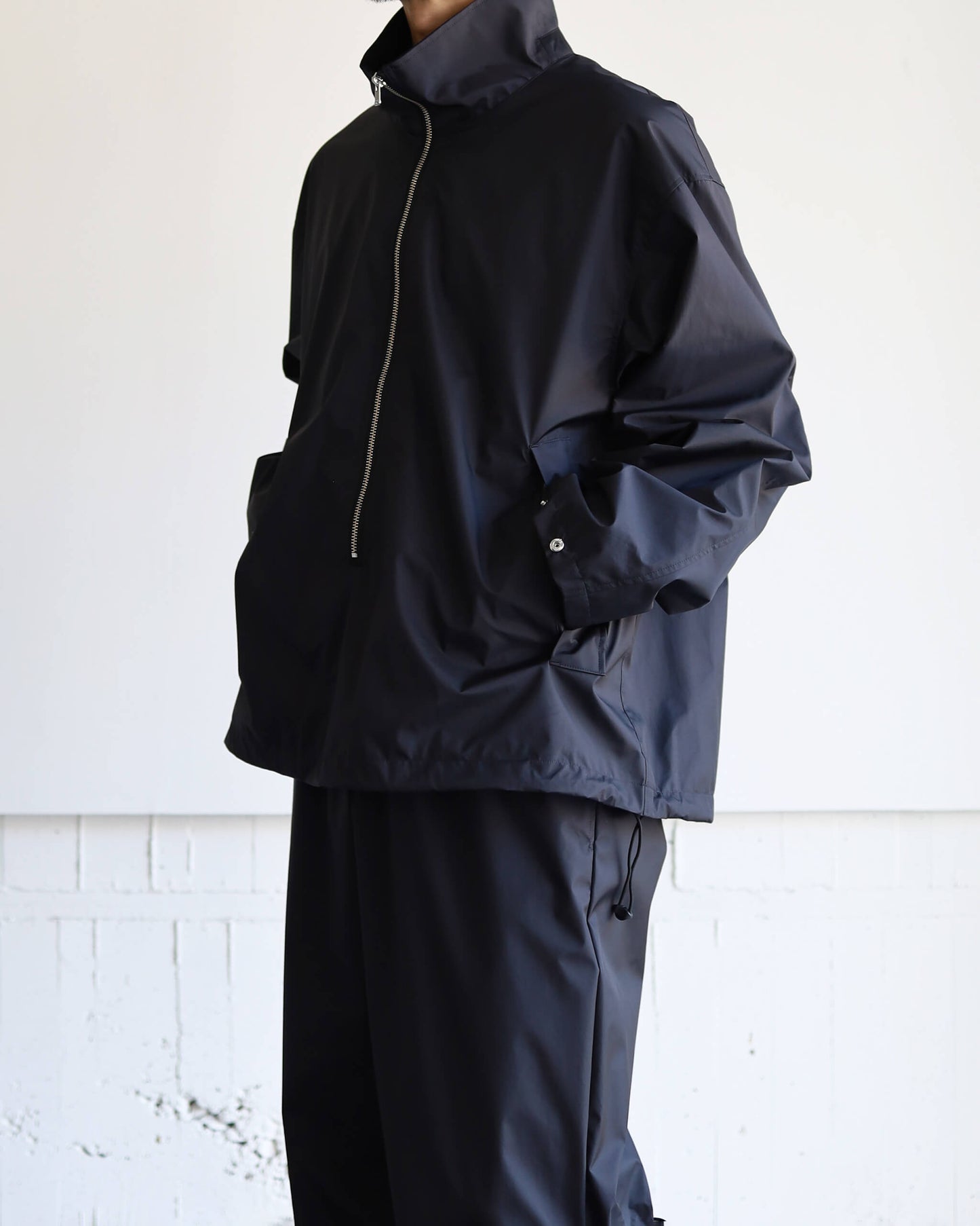 QUARTER ZIP-3LW "Black"