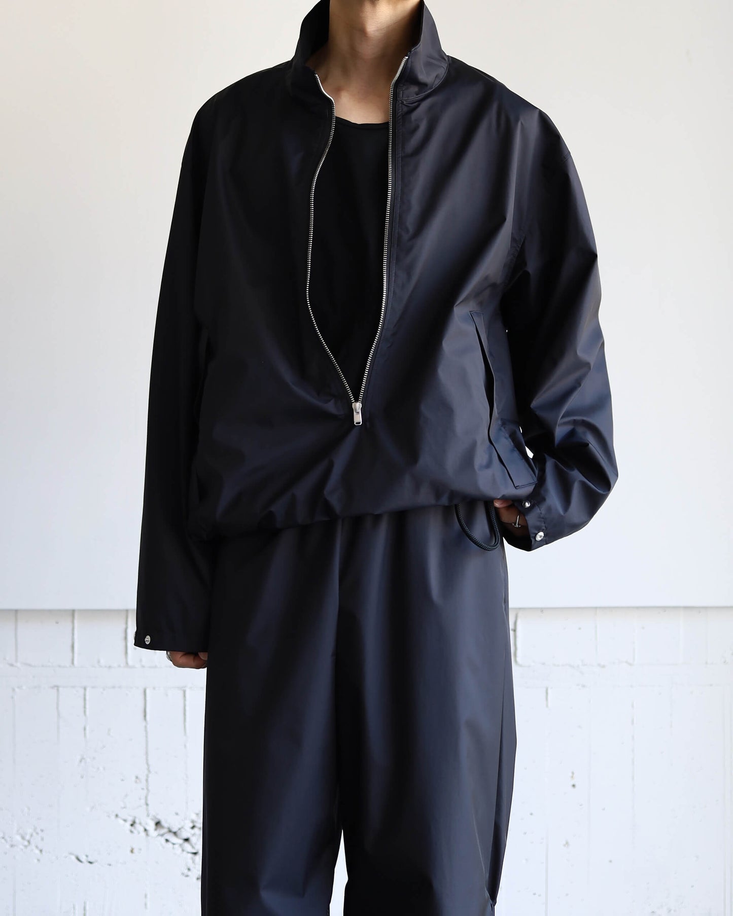 QUARTER ZIP-3LW "Black"