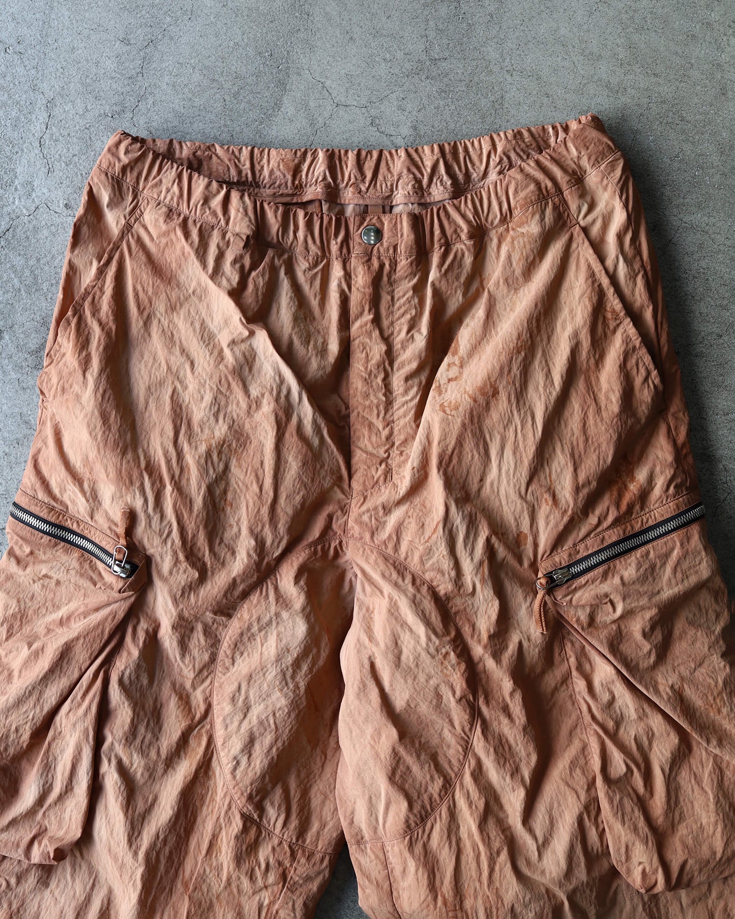 GARMENT DYED NYLON CARGO SHORTS "KAKISHIBU"