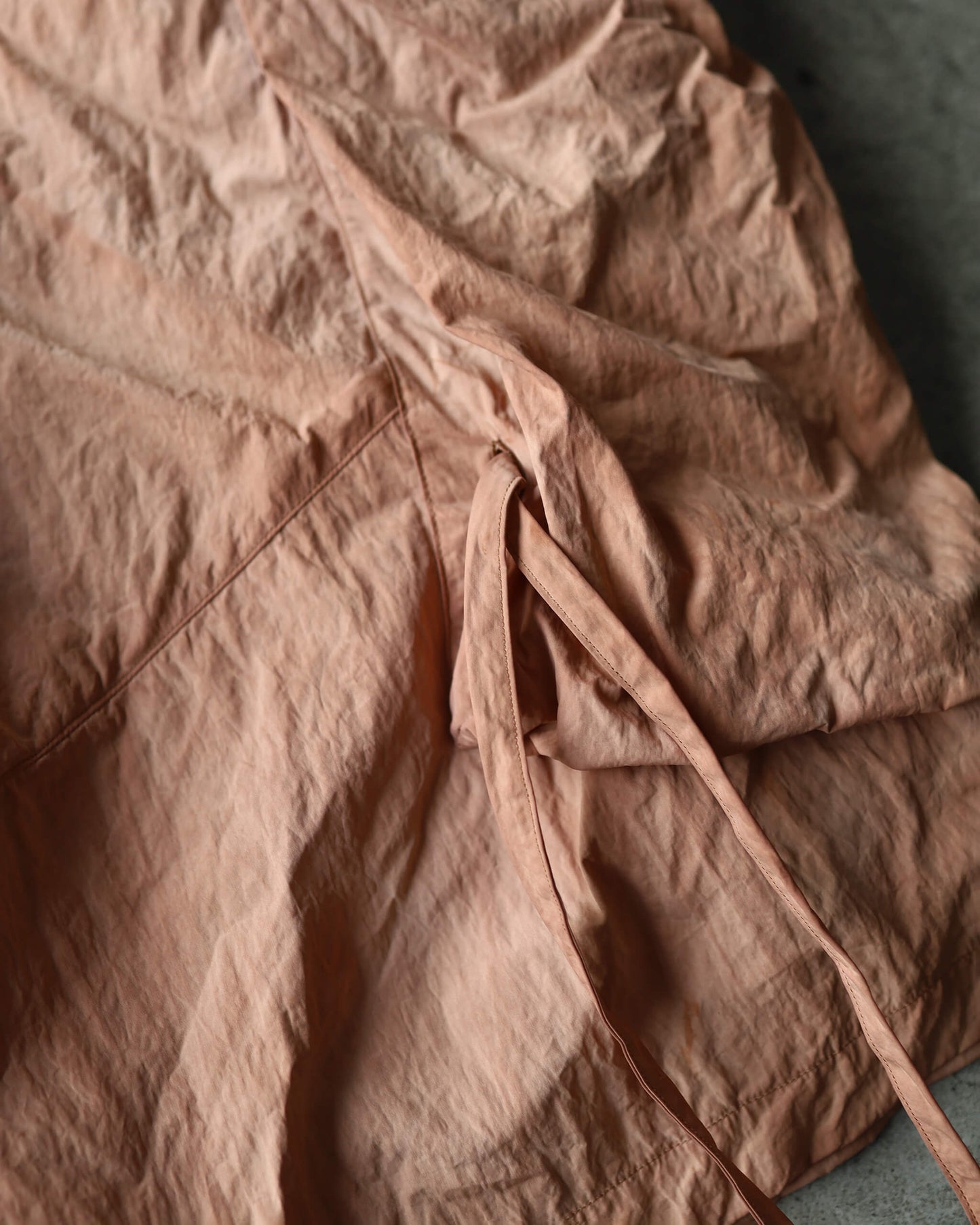 GARMENT DYED NYLON CARGO SHORTS "KAKISHIBU"