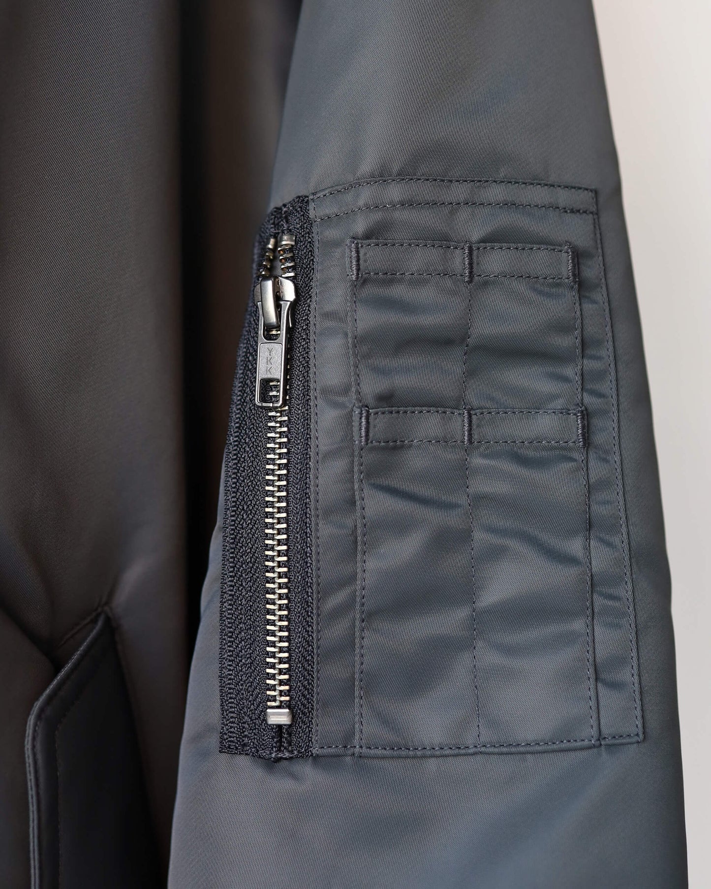 BUMPY GATHERED BOMBER JACKET "CHARCOAL"