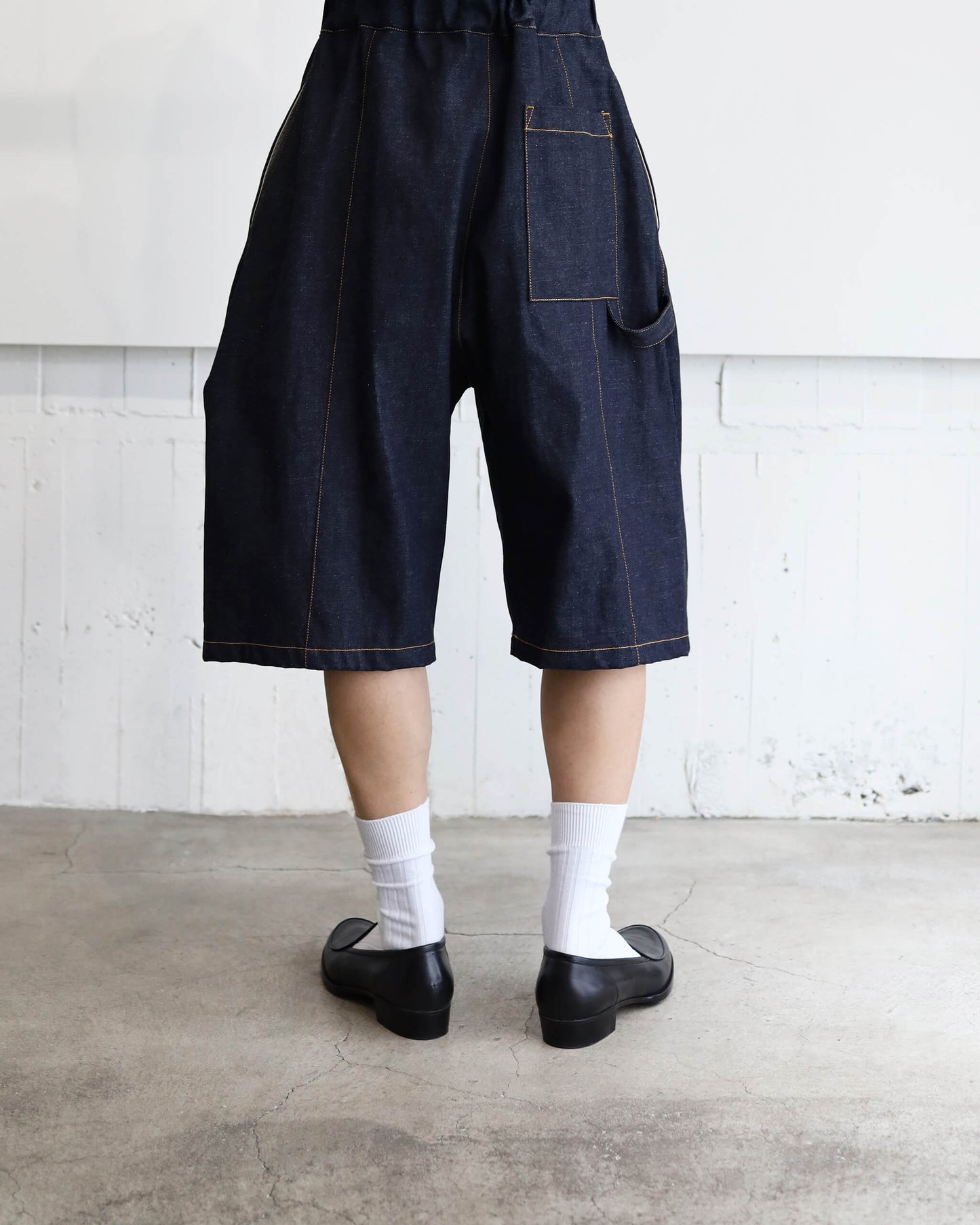BOX PLEAT SHORT "RAW DENIM"