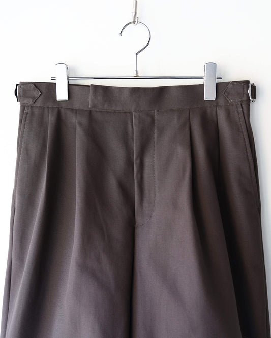 TWO TUCK CROPPED TROUSERS ORGANIC COTTON GABARDINE "CHARCOAL"