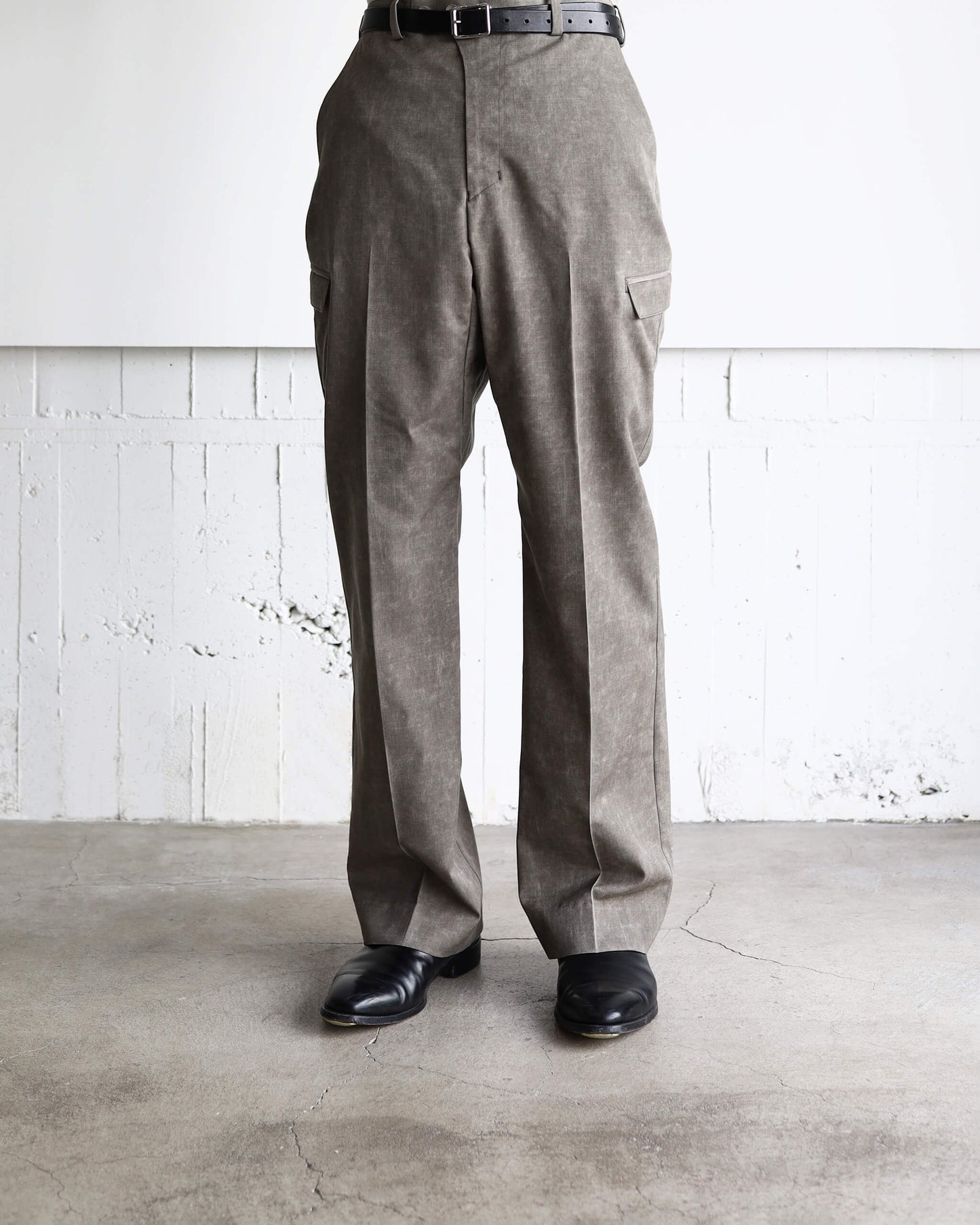 NATURAL DYED WOOL GABARDINE TROUSERS "KURE"
