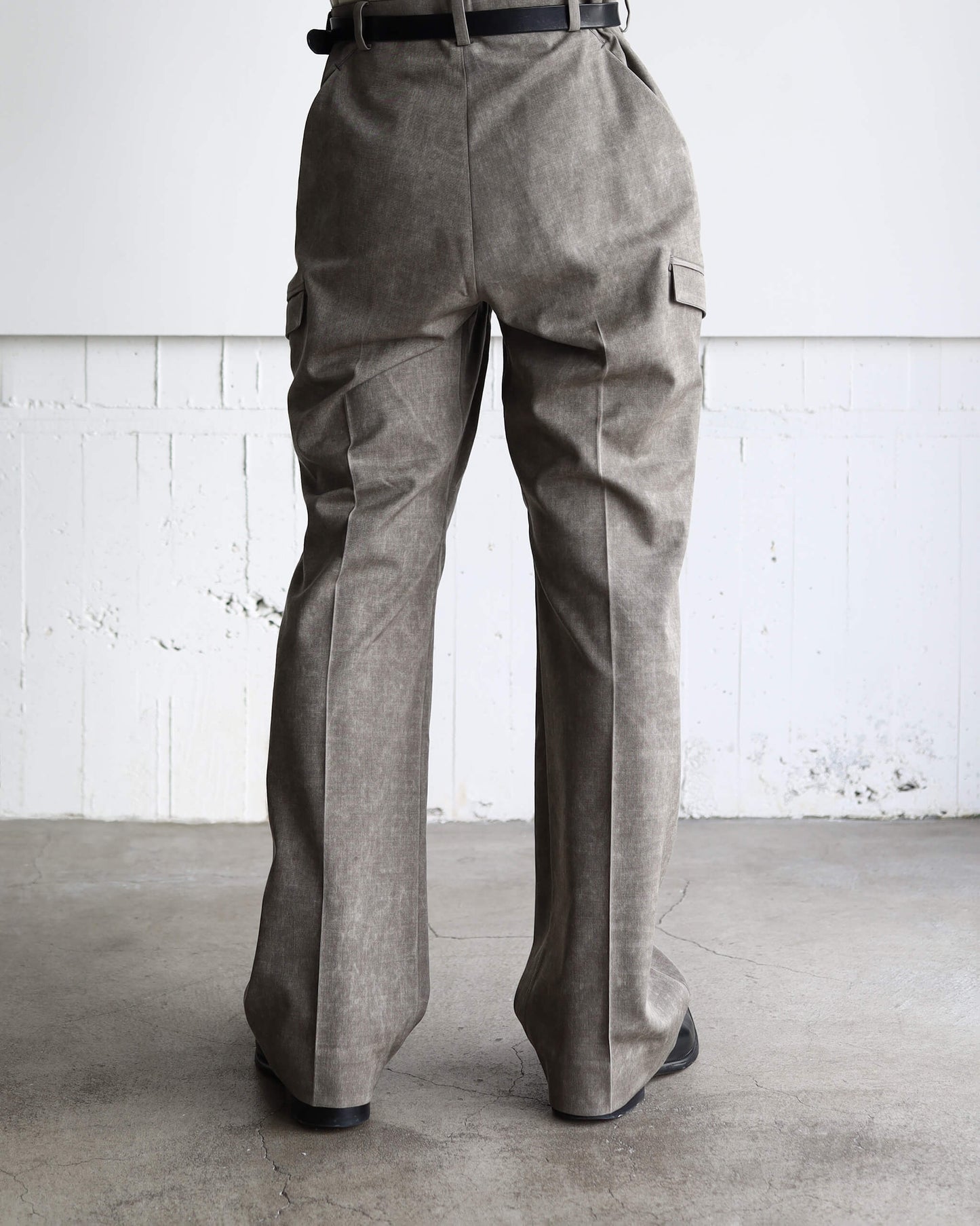 NATURAL DYED WOOL GABARDINE TROUSERS "KURE"