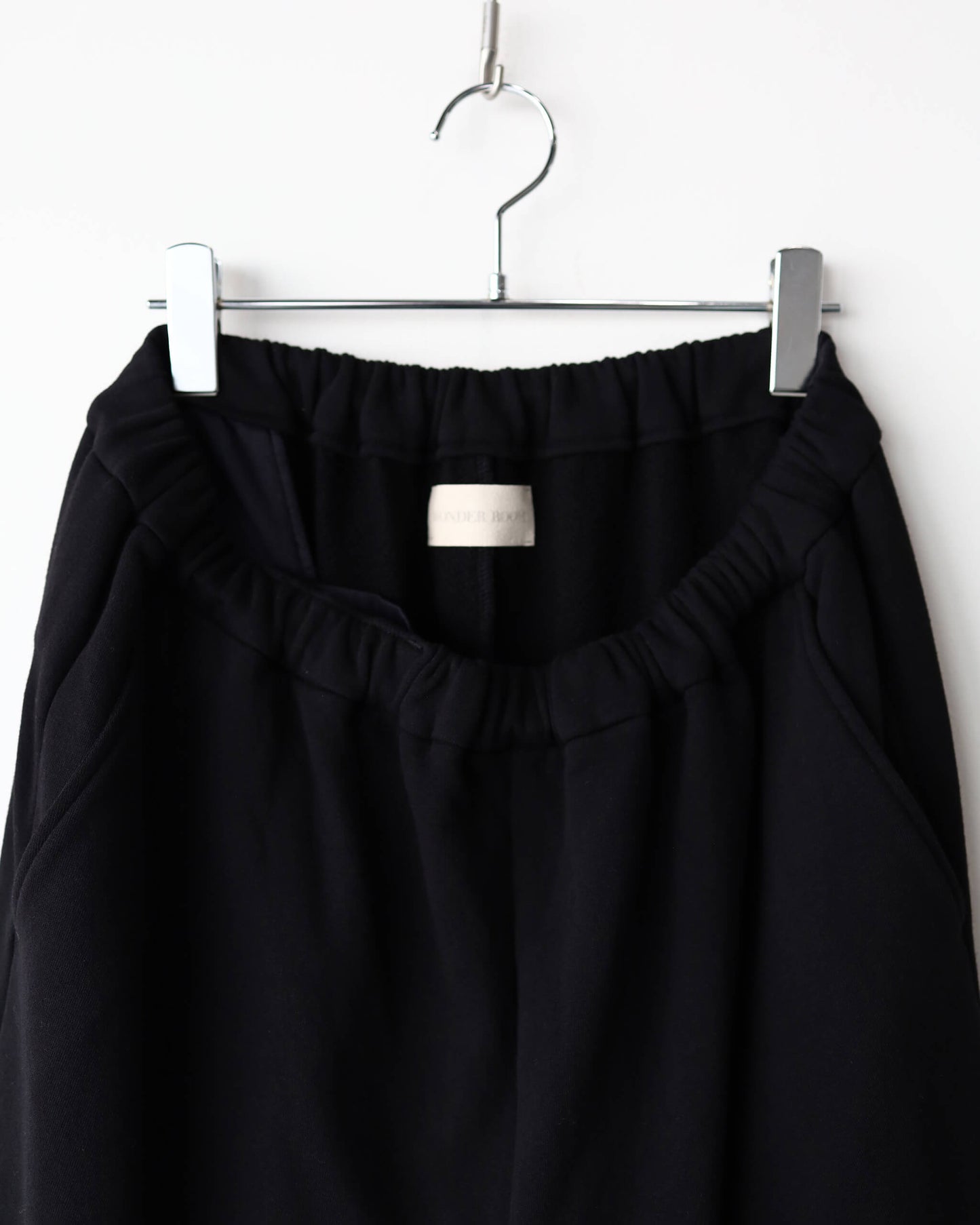 Sweat Shorts / FRIEND "black"