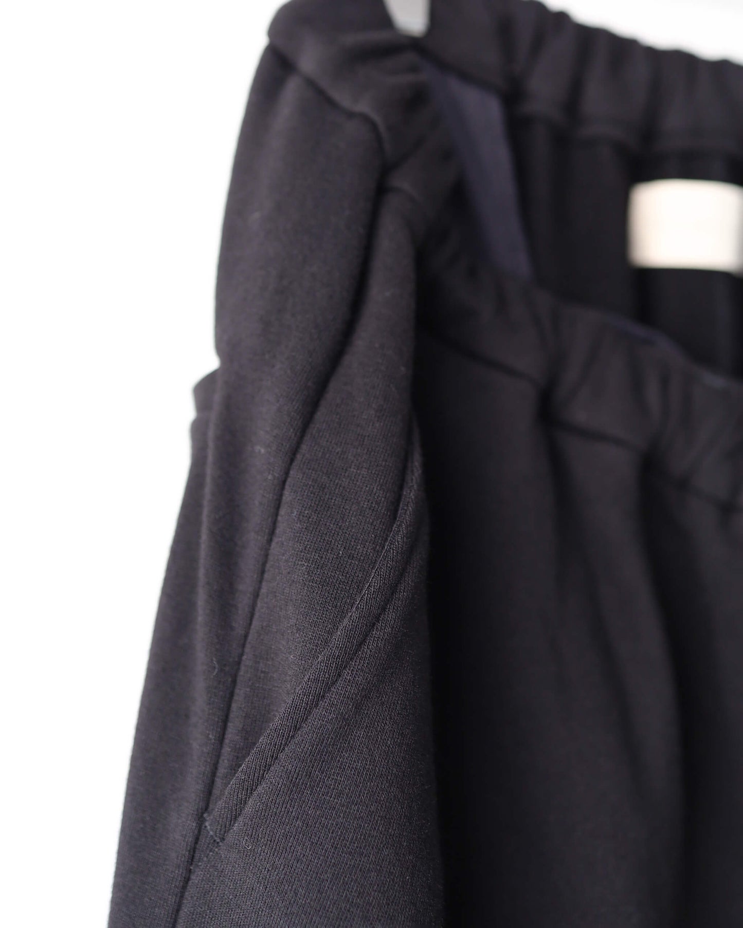 Sweat Shorts / FRIEND "black"