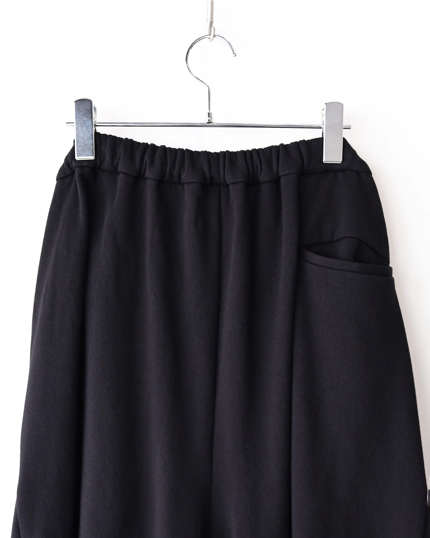 Sweat Shorts / FRIEND "black"