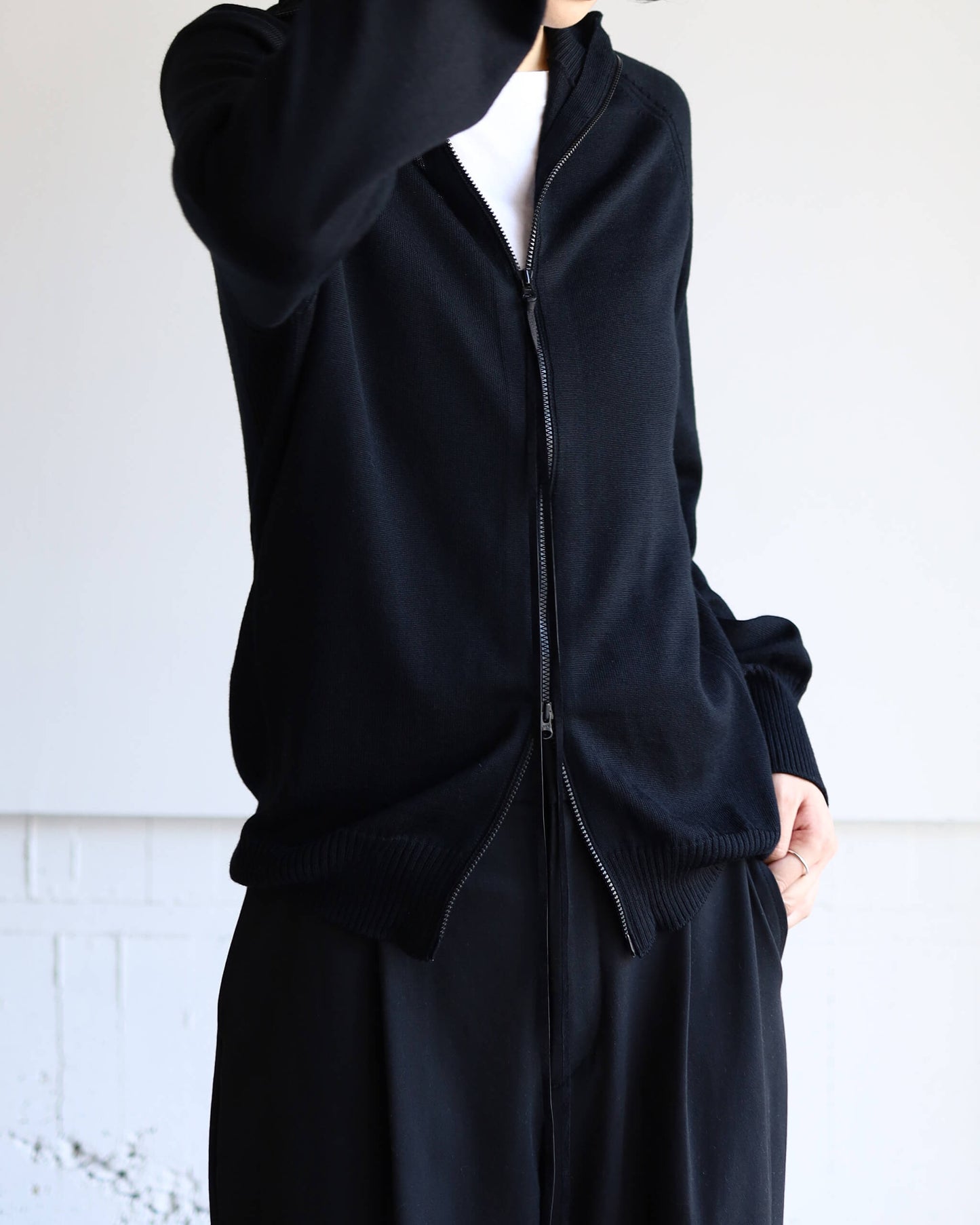 WG ZIP CARDIGAN "Black"