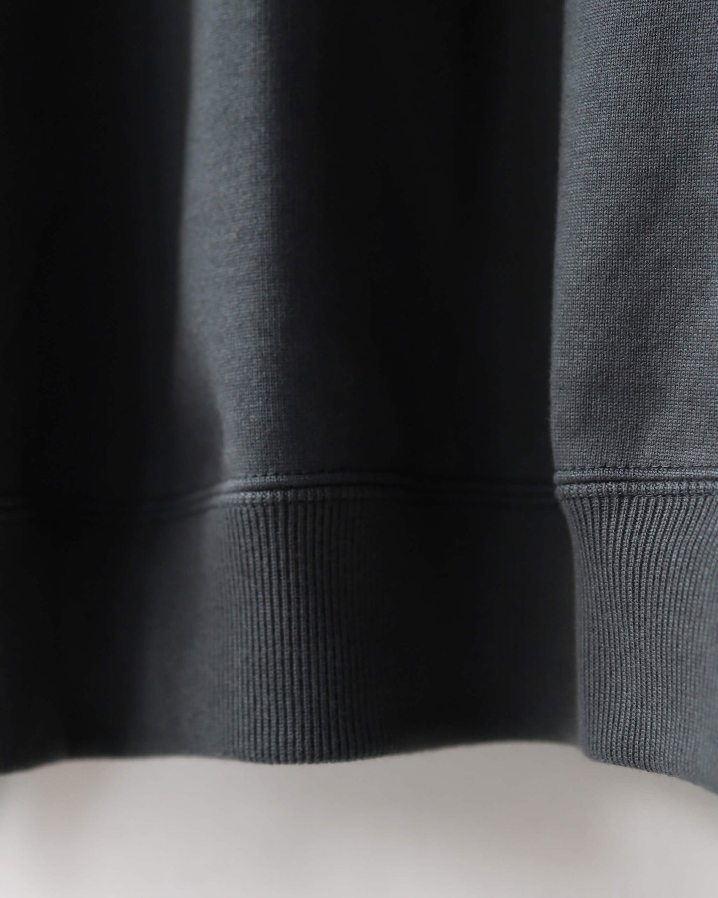 HUGE SWEAT SHORT ORGANIC COTTON HEAVY FLEECE "FOREST GRAY"