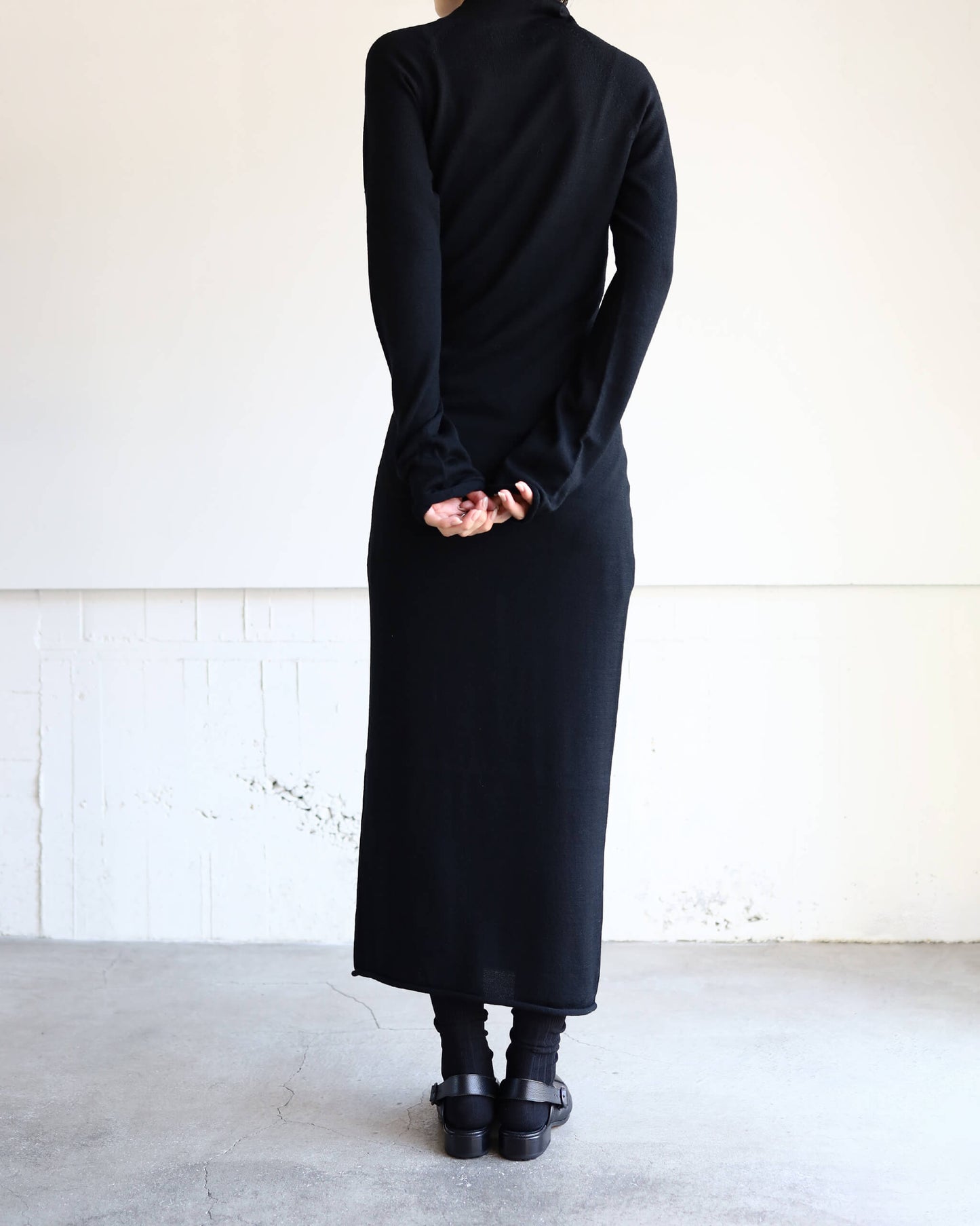 WG HIGH NECK DRESS "Black"