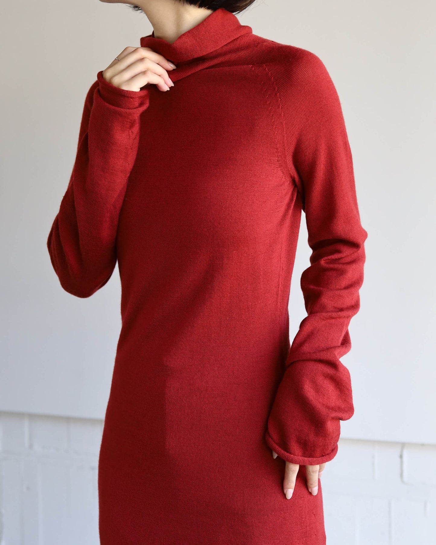 WG HIGH NECK DRESS "Bitter Red"