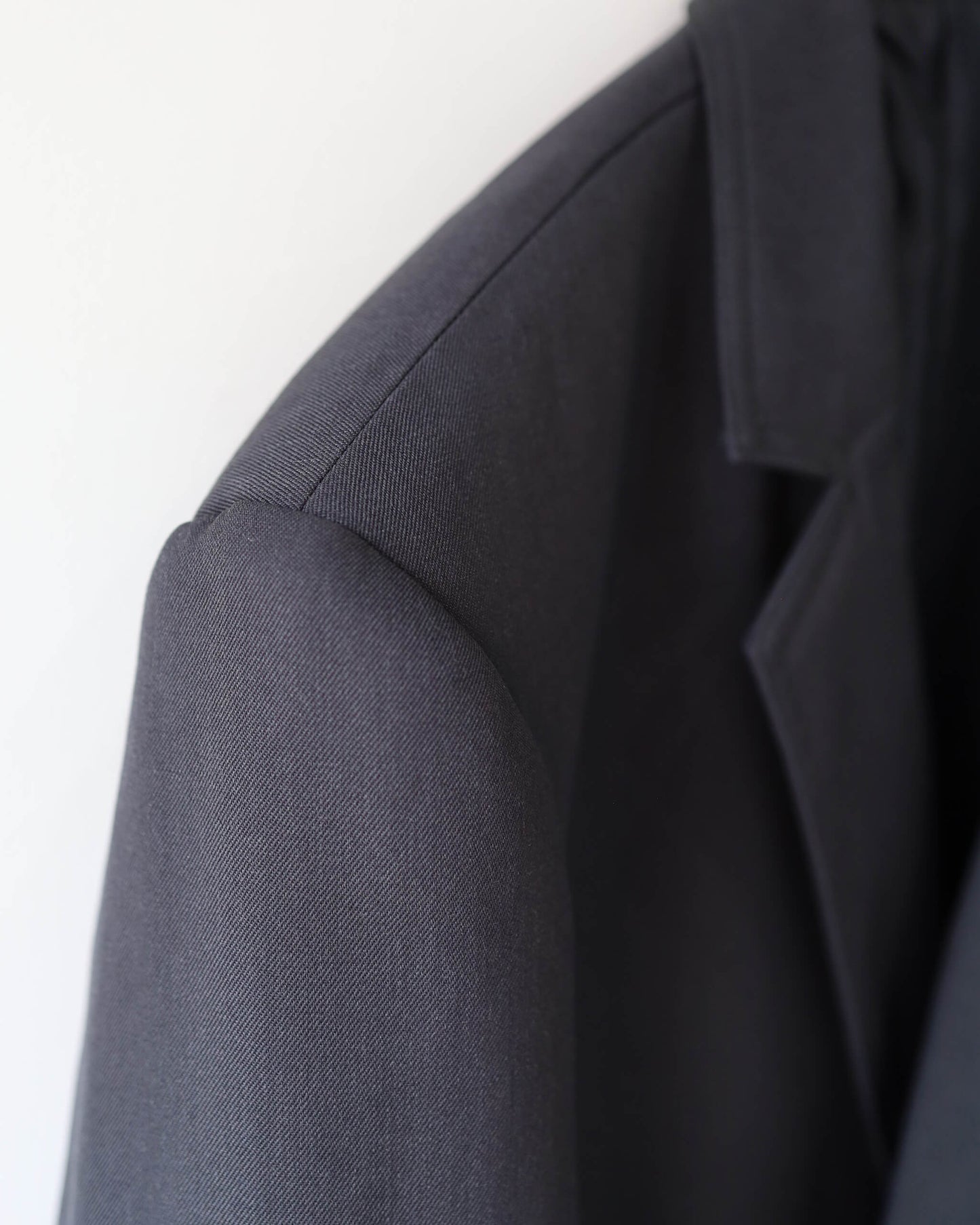 TWIST TAILORED JACKET "Charcoal"