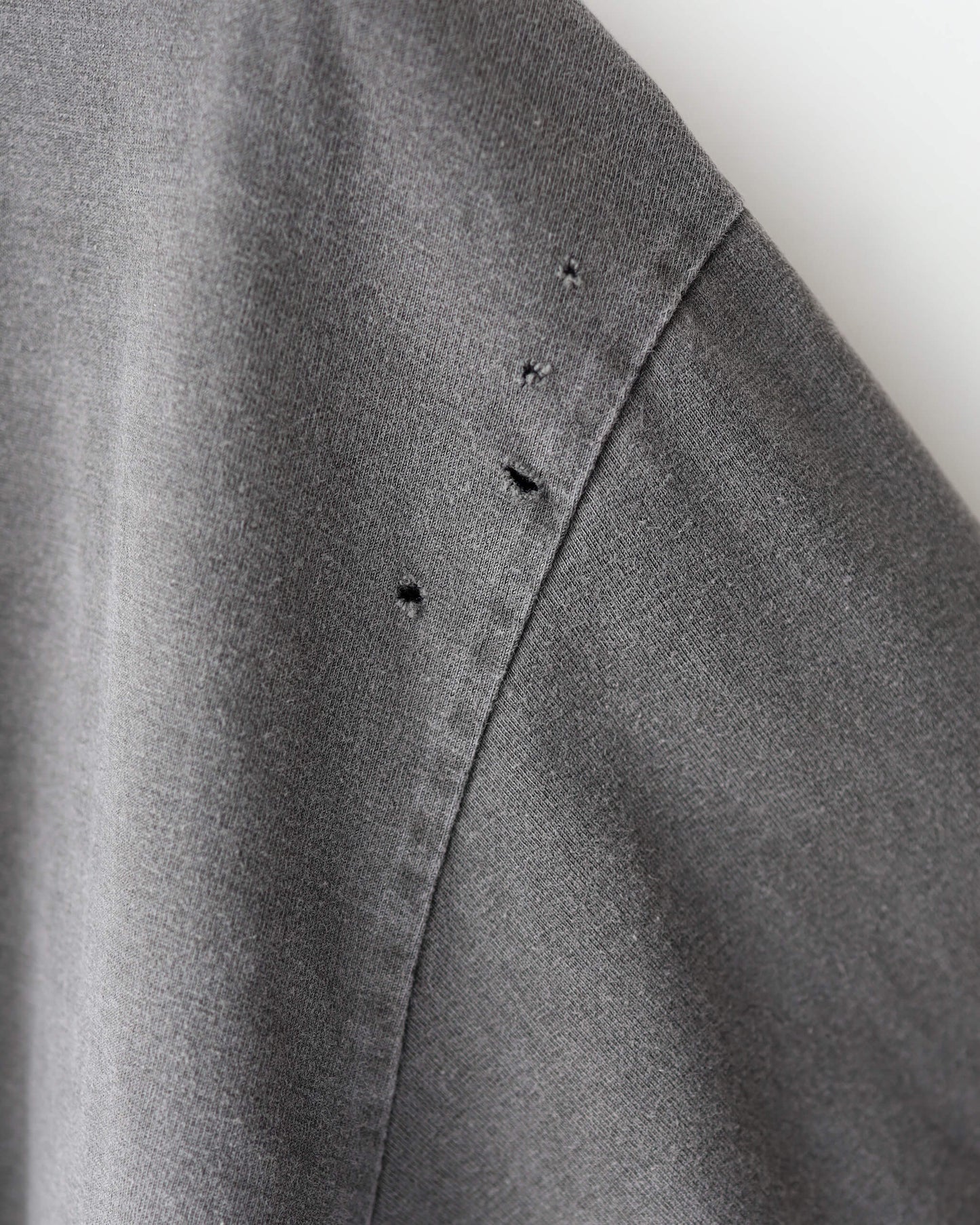CREW NECK DAMAGED TEE 40/2 ORGANIC COTTON KNIT "BLACK"