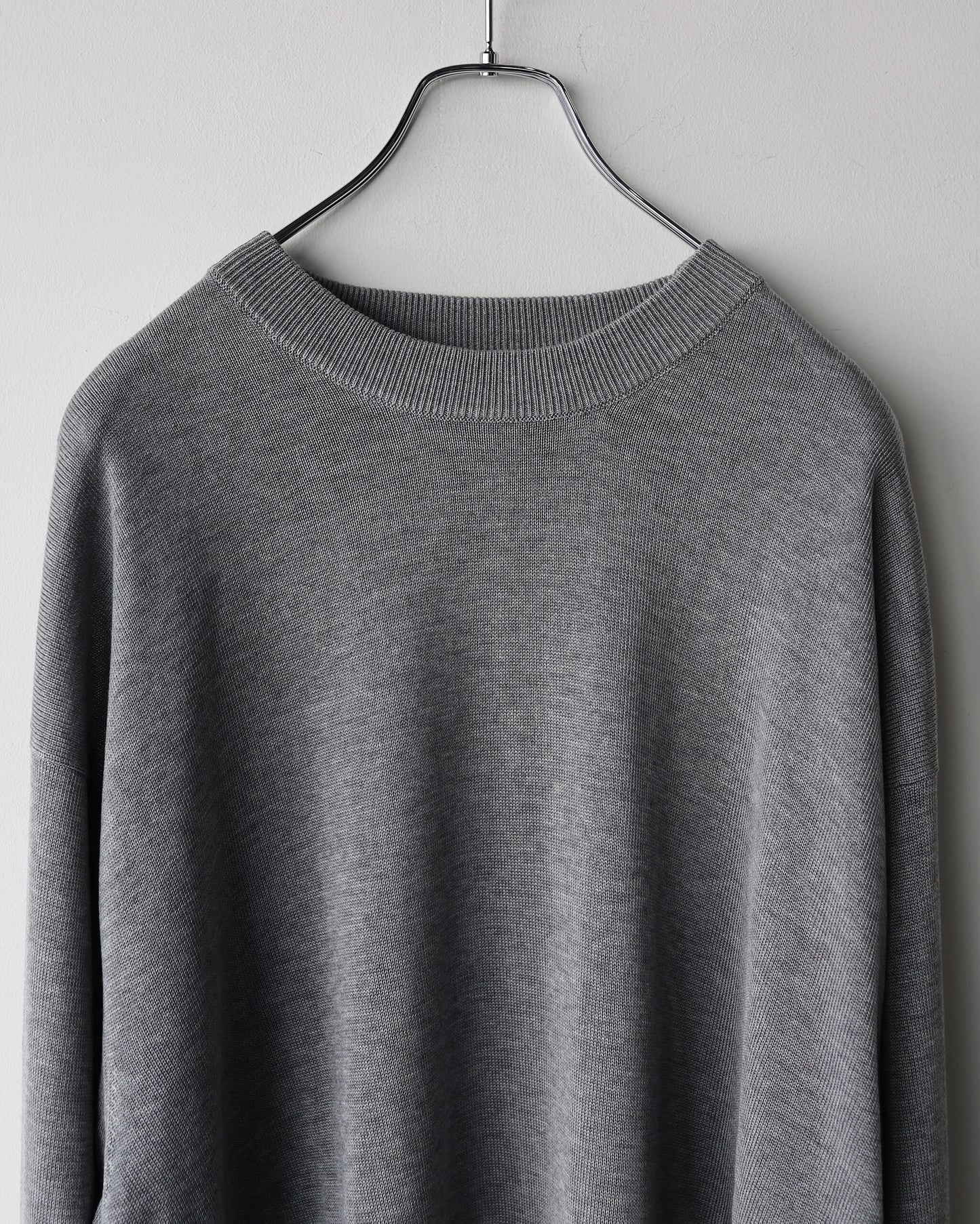 CREW-NECK SWEATER "TOP GRAY"
