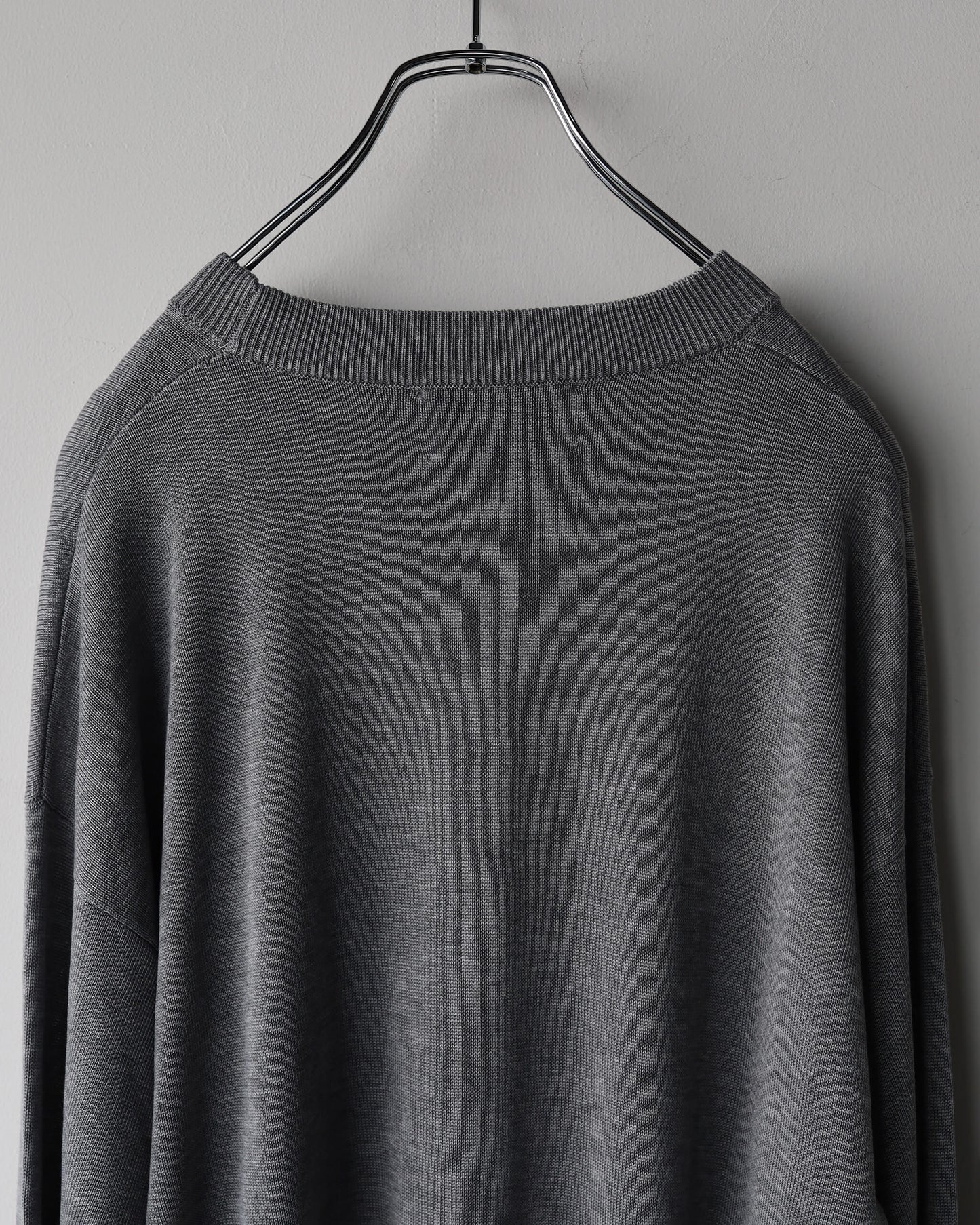 CREW-NECK SWEATER "TOP GRAY"