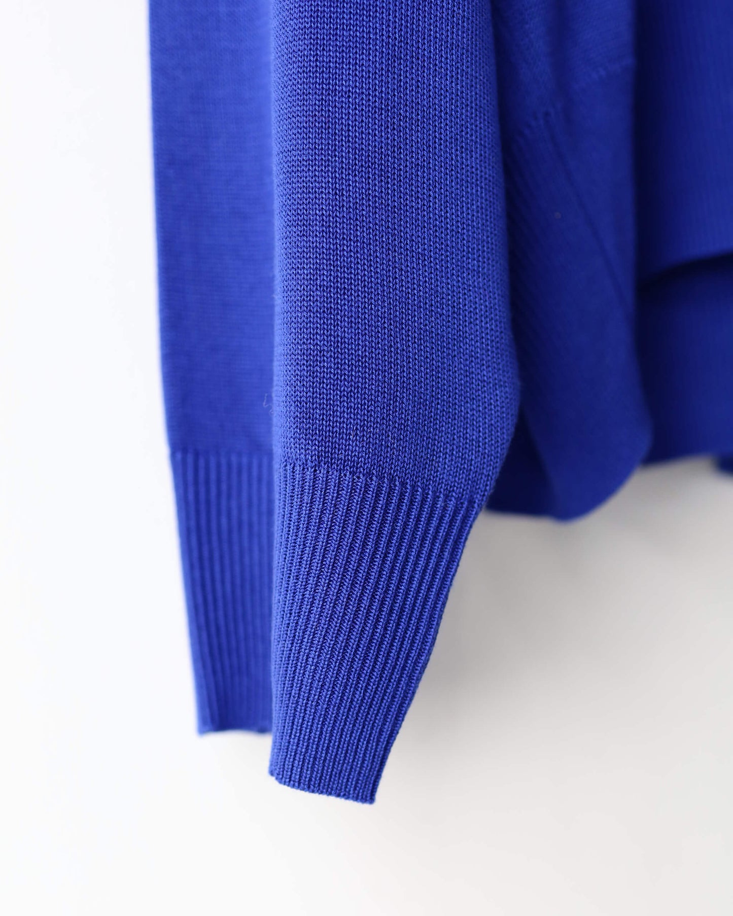 CREW-NECK SWEATER "BLUE"
