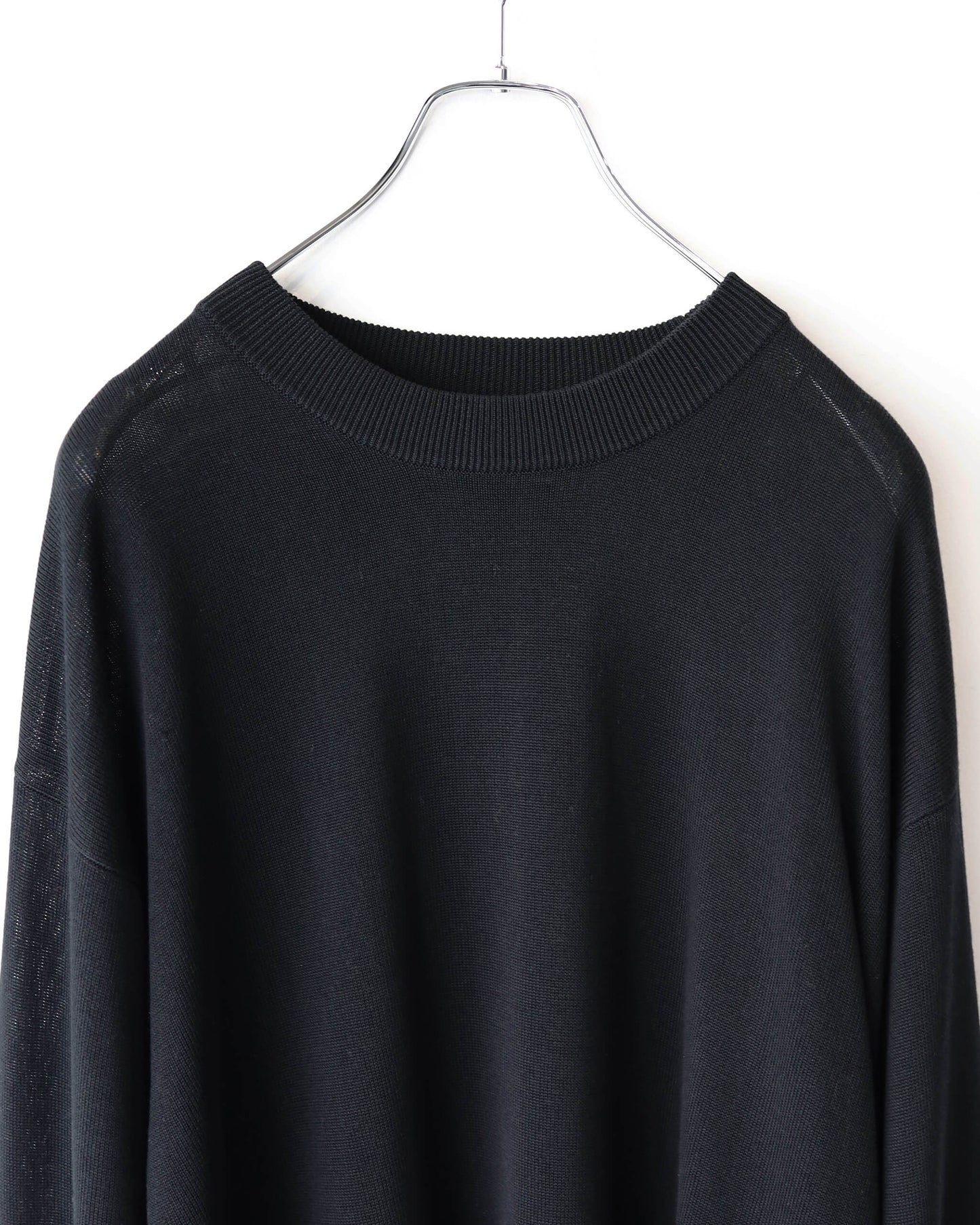 CREW-NECK SWEATER "BLACK"