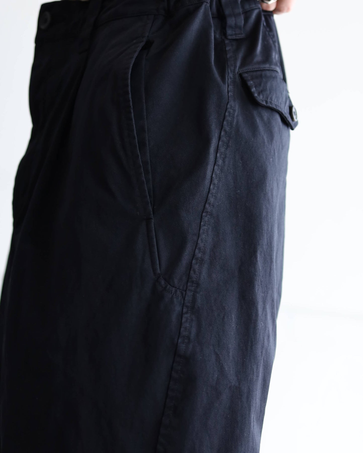GARMENT DYE NYLON TWILL / UTILITY TROUSERS "BLACK"