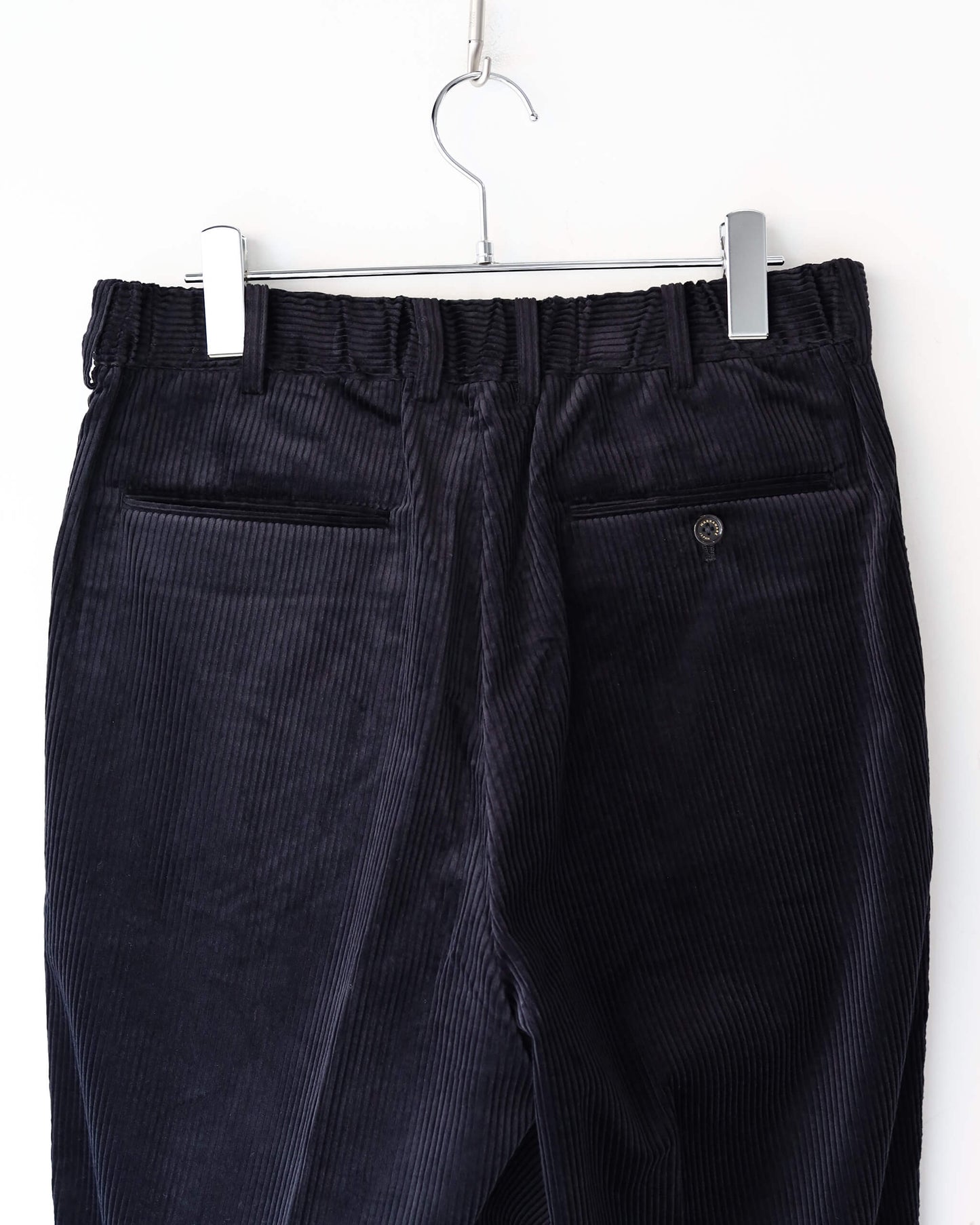 CLASSIC FIT DOUBLE PLEATED TROUSERS ORGANIC COTTON 6-WALE CORDUROY "BLACK"