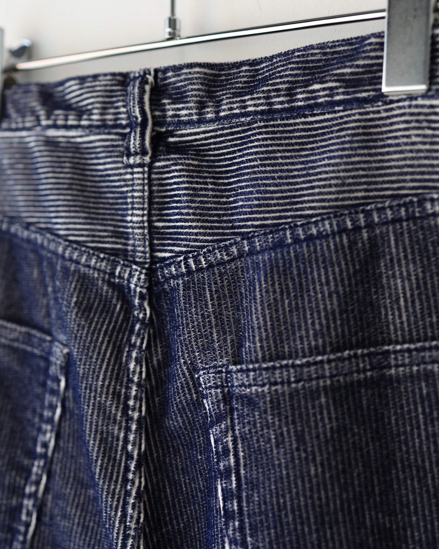 FLOCKY CORDUROY PANTS - WIDE "LIGHT GREY × NAVY"