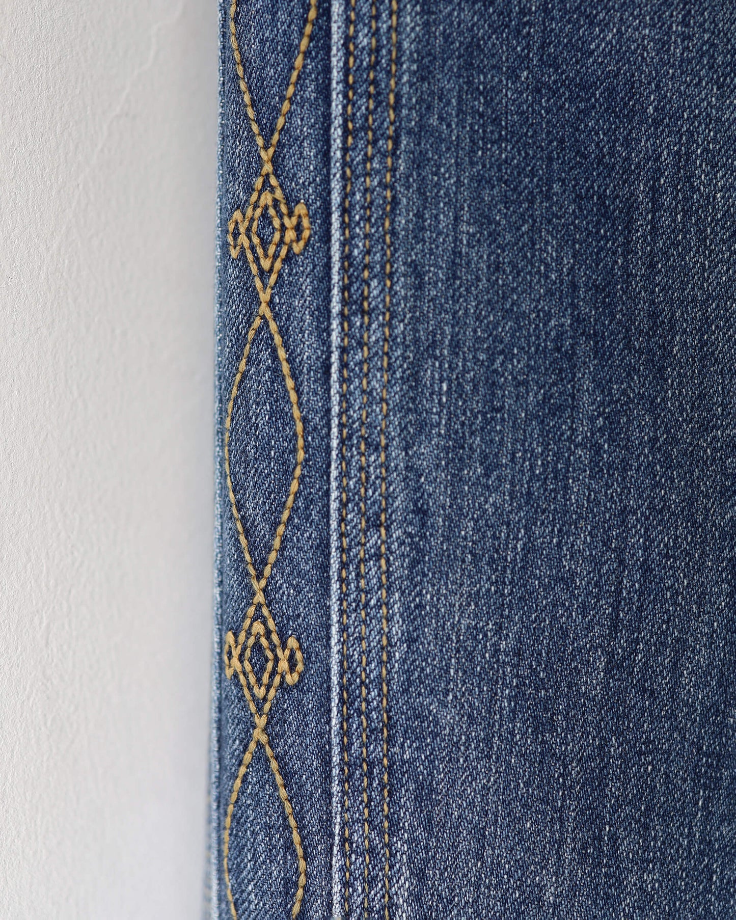WIDE EMBROIDERY DENIM PANTS "WASHED INDIGO"